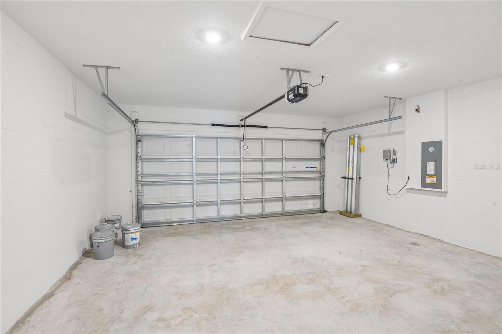 13721 Squall Ln Property Photo 26
