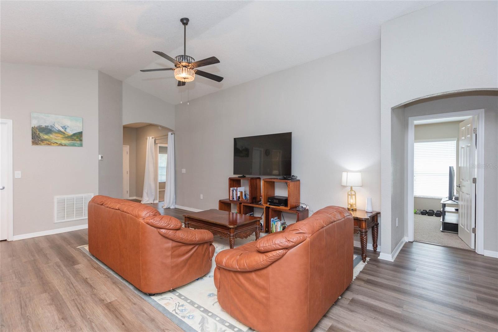 719 Vineyard Reserve Ct Property Photo 8