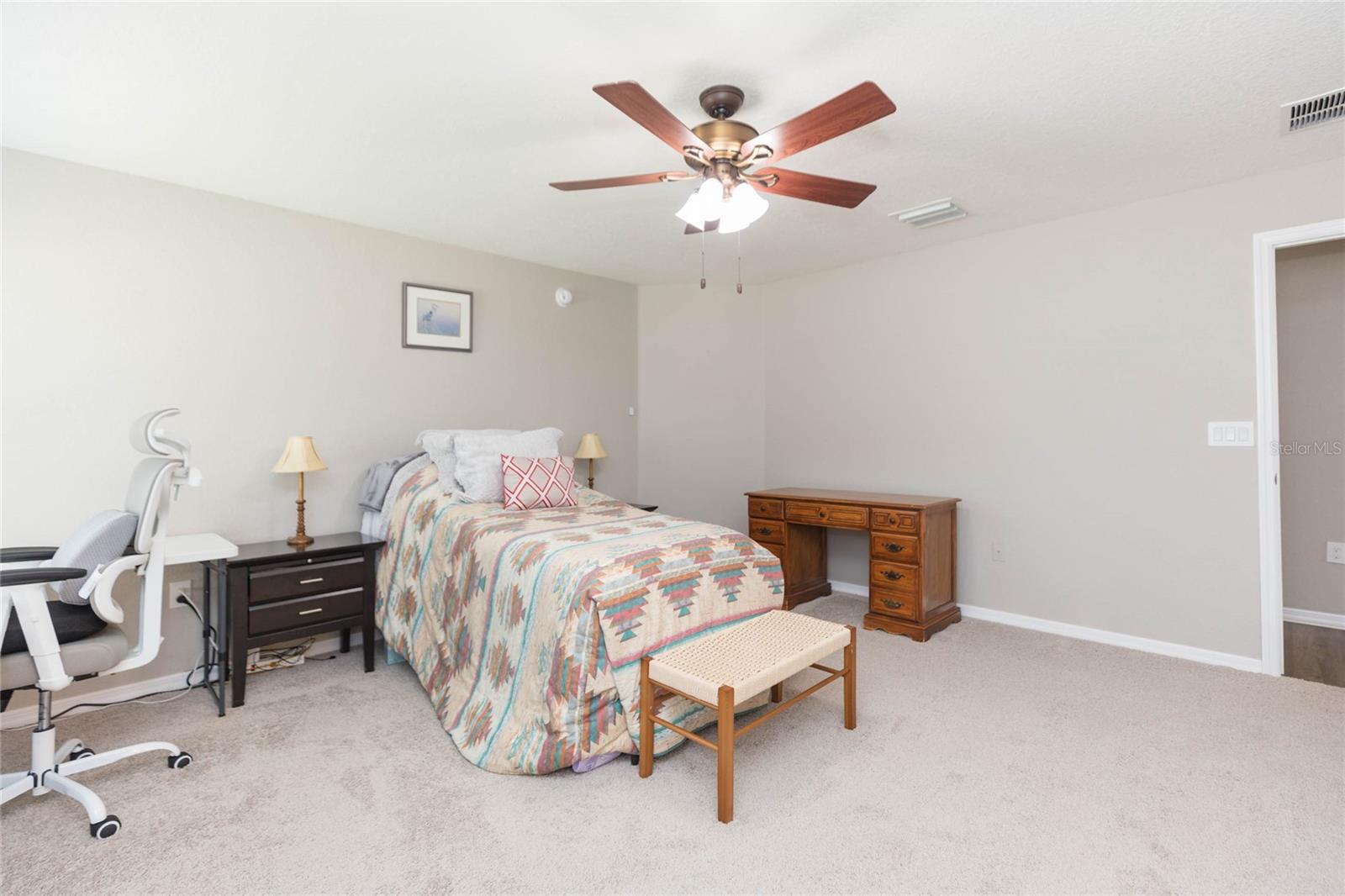 719 Vineyard Reserve Ct Property Photo 16