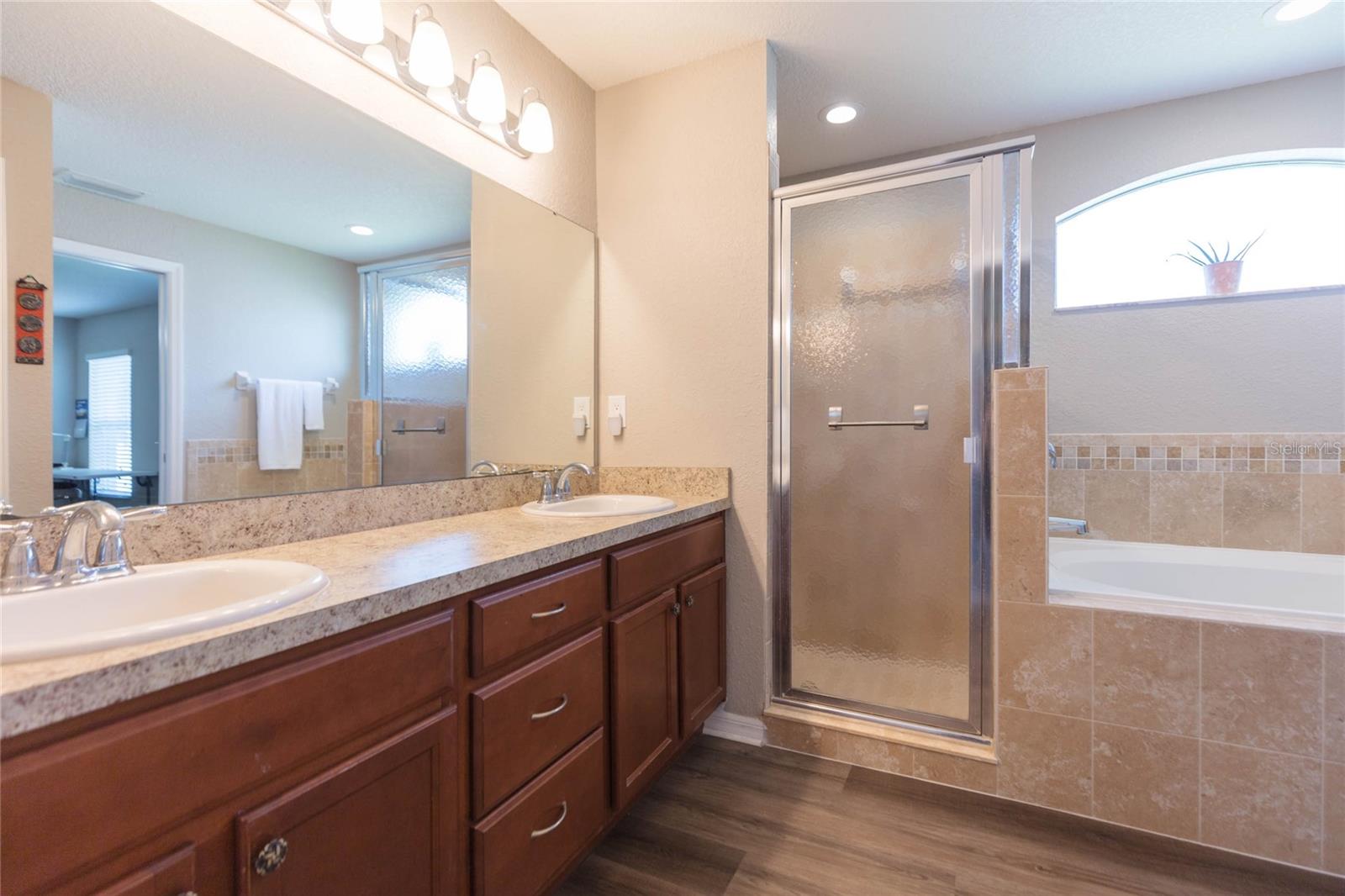 719 Vineyard Reserve Ct Property Photo 19