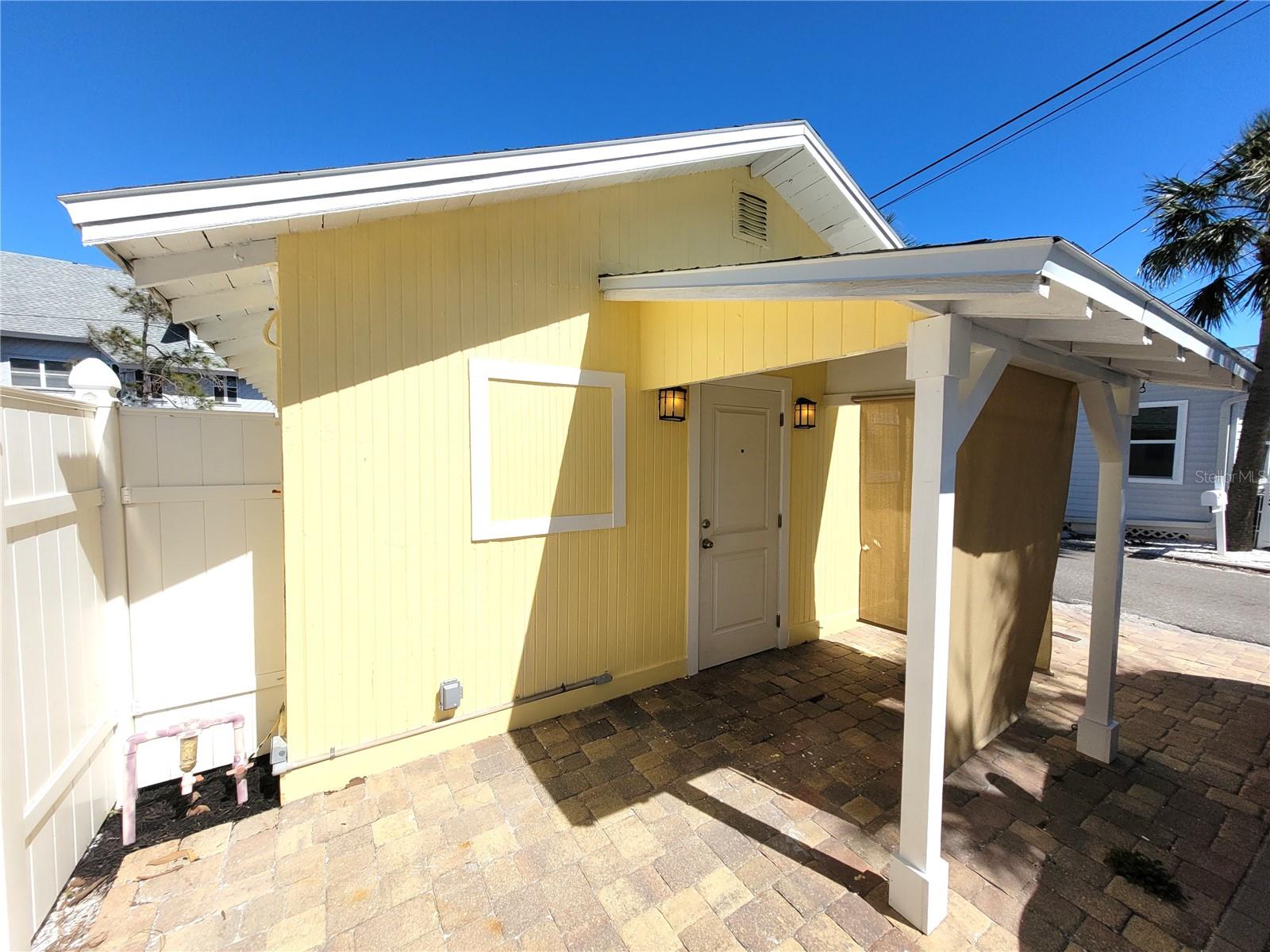 12217 1/2 Sunshine Ln Property Photo 4