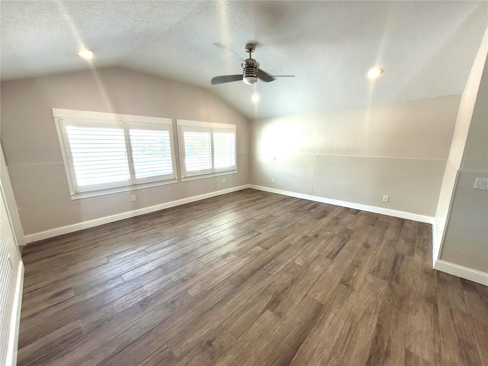 12217 1/2 Sunshine Ln Property Photo 10