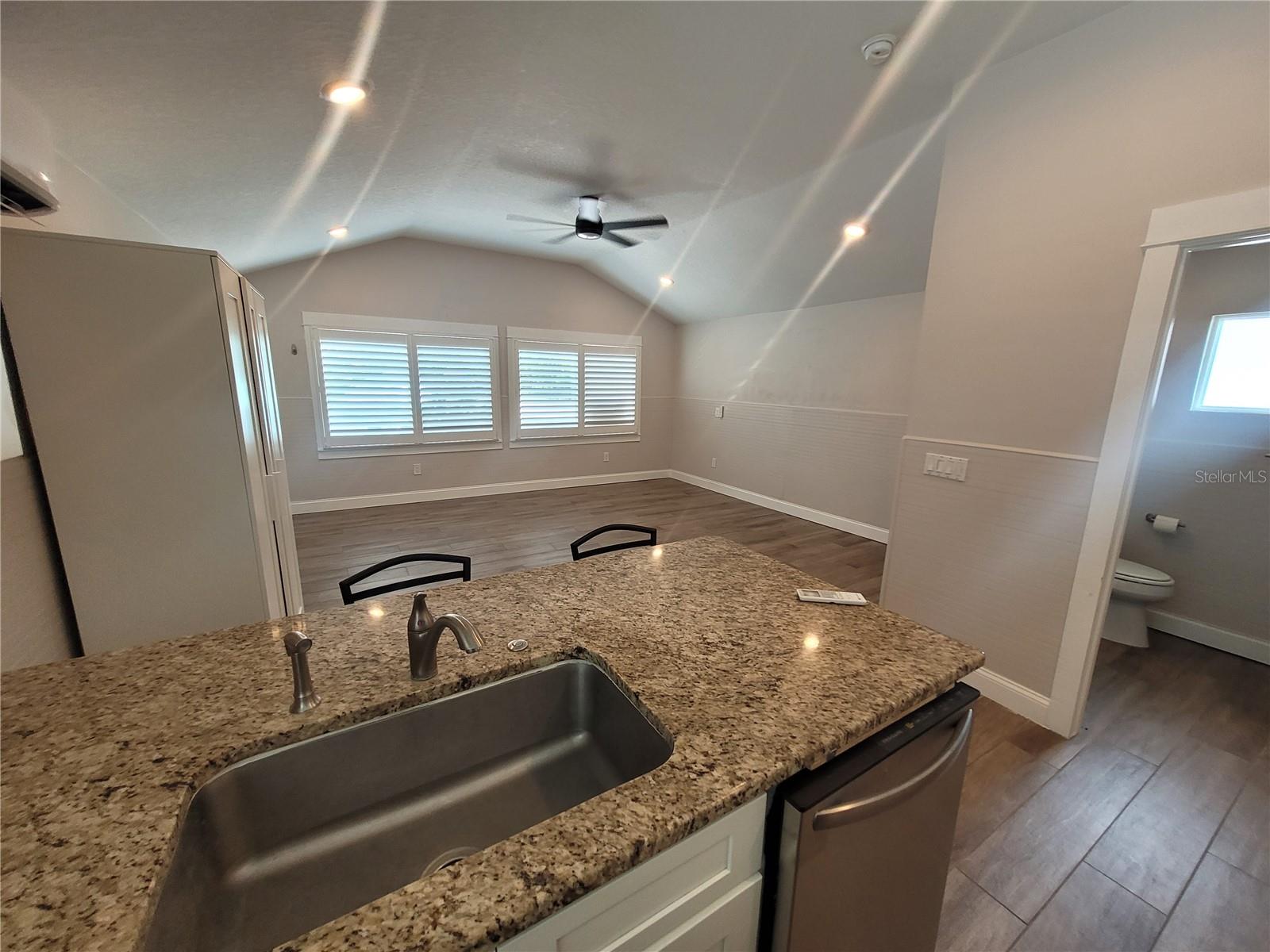 12217 1/2 Sunshine Ln Property Photo 12