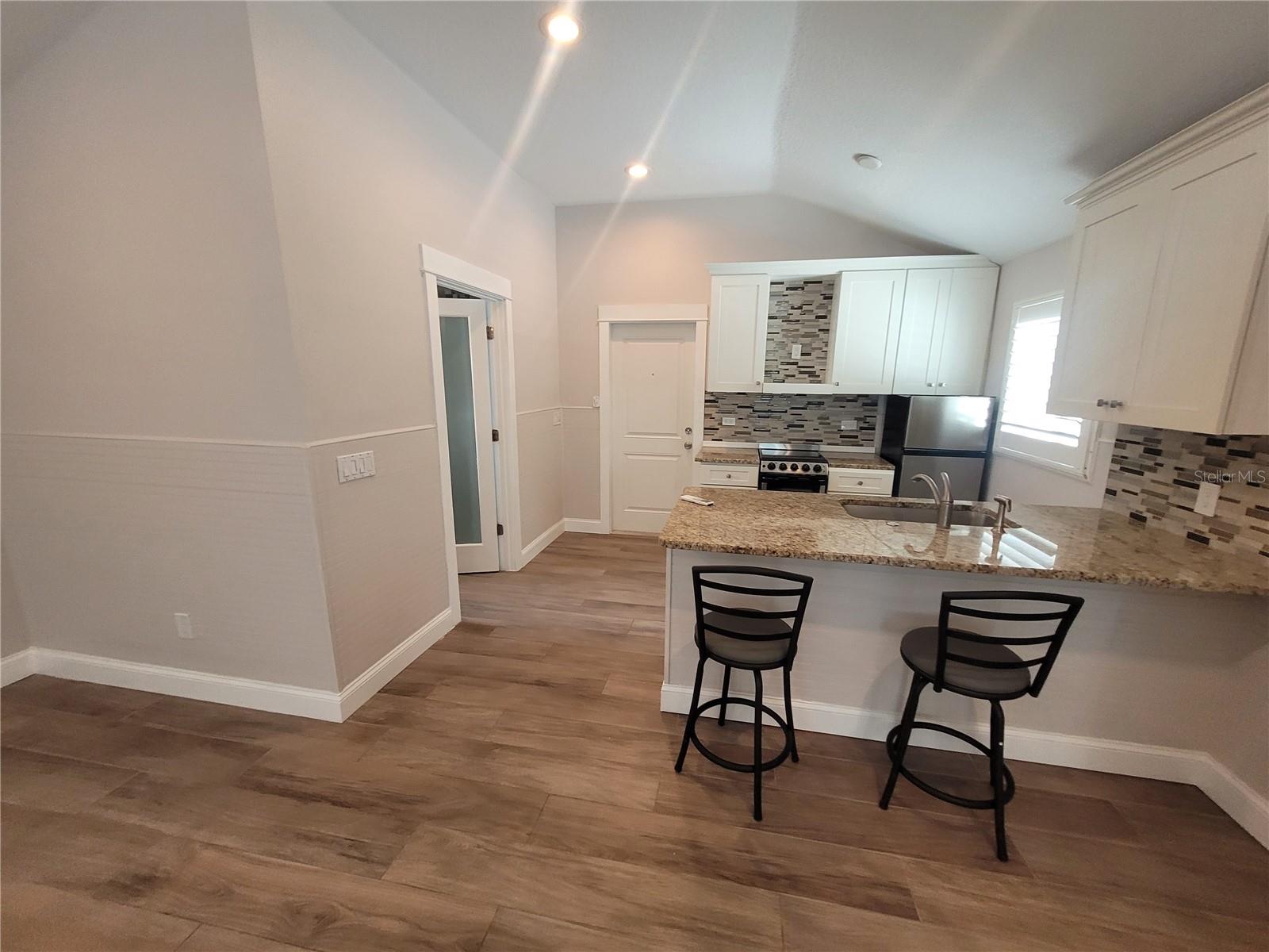 12217 1/2 Sunshine Ln Property Photo 17
