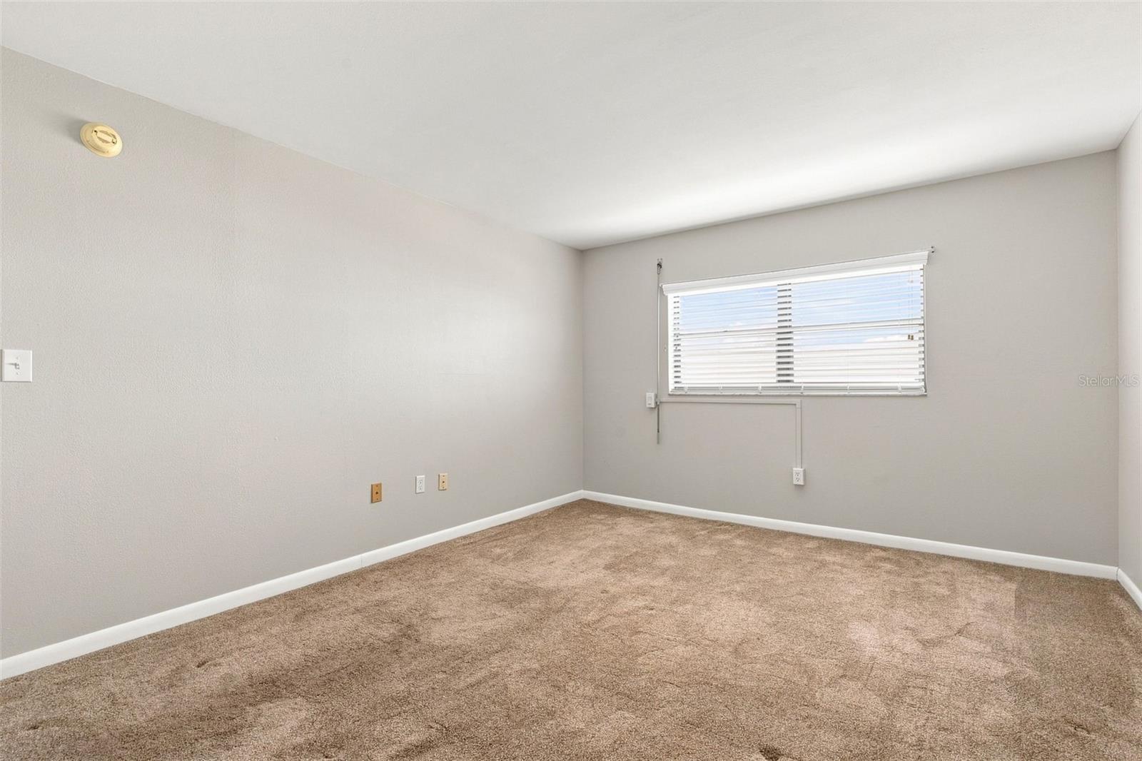 7050 Sunset Dr S #610 Property Photo 22
