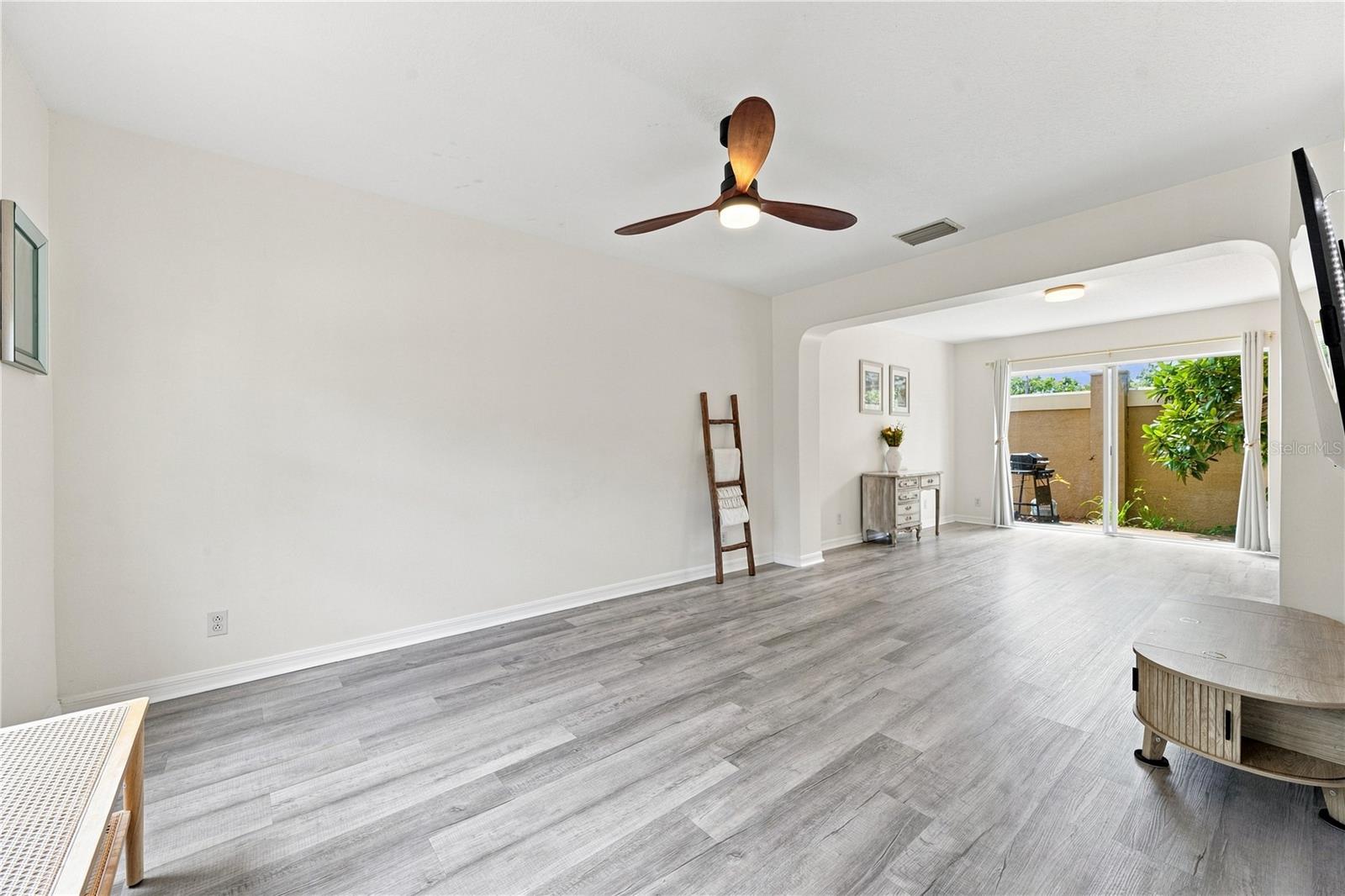 13158 Thoroughbred Loop Property Photo 6