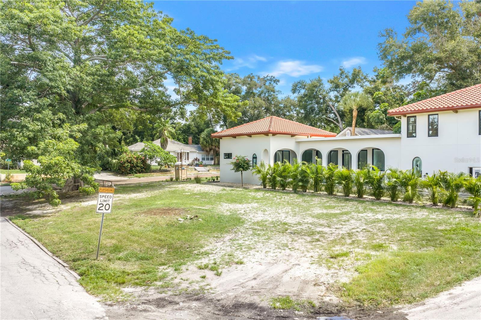 1949 5TH ST N