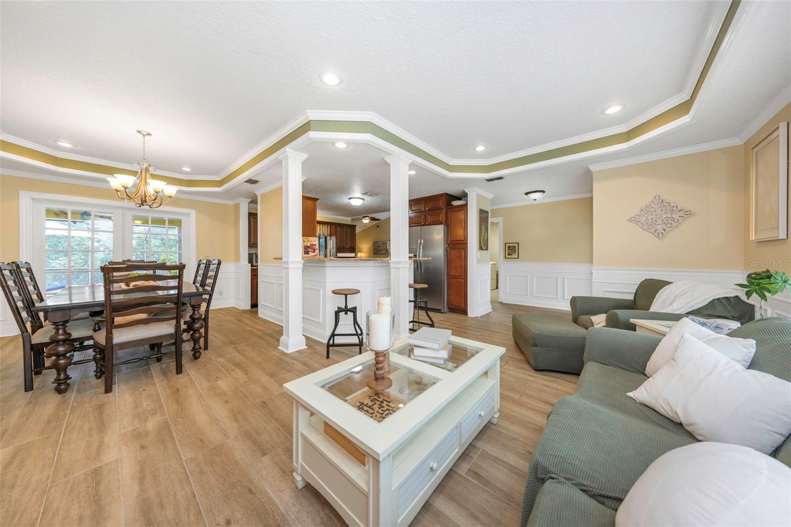 1620 Country Ln Property Photo 9