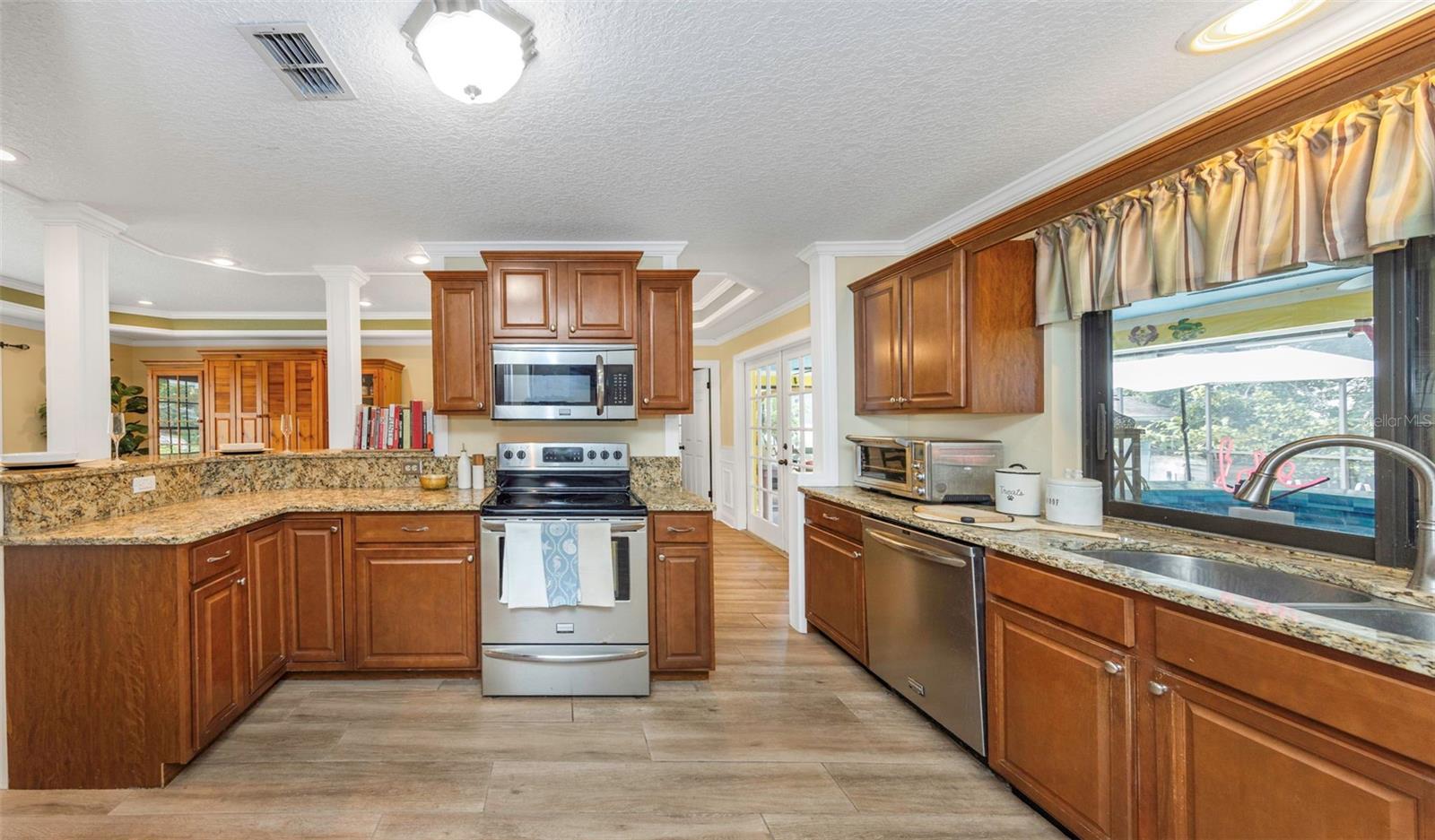 1620 Country Ln Property Photo 14
