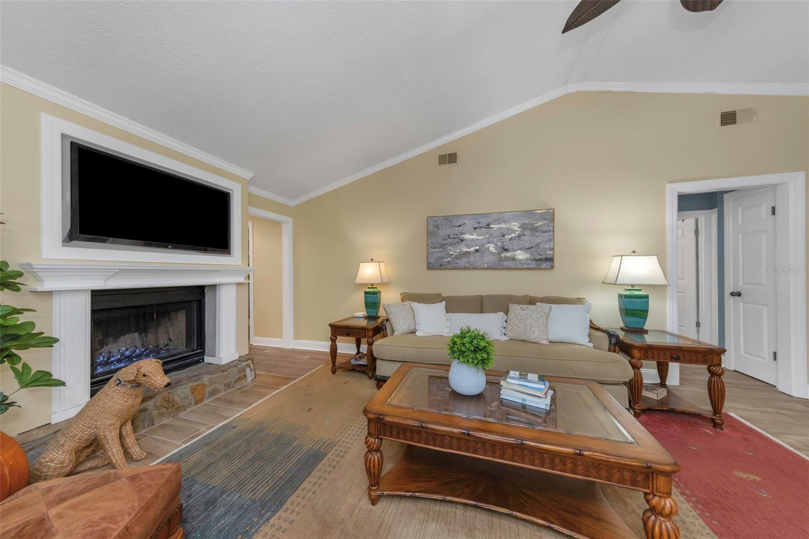 1620 Country Ln Property Photo 16