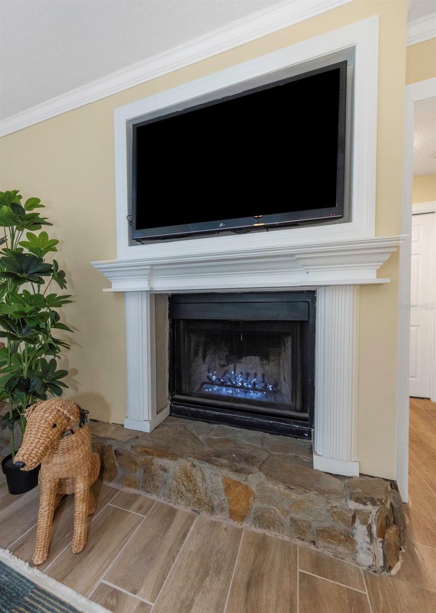 1620 Country Ln Property Photo 17