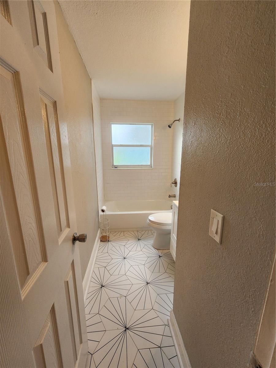 4307 W Main St Property Photo 4