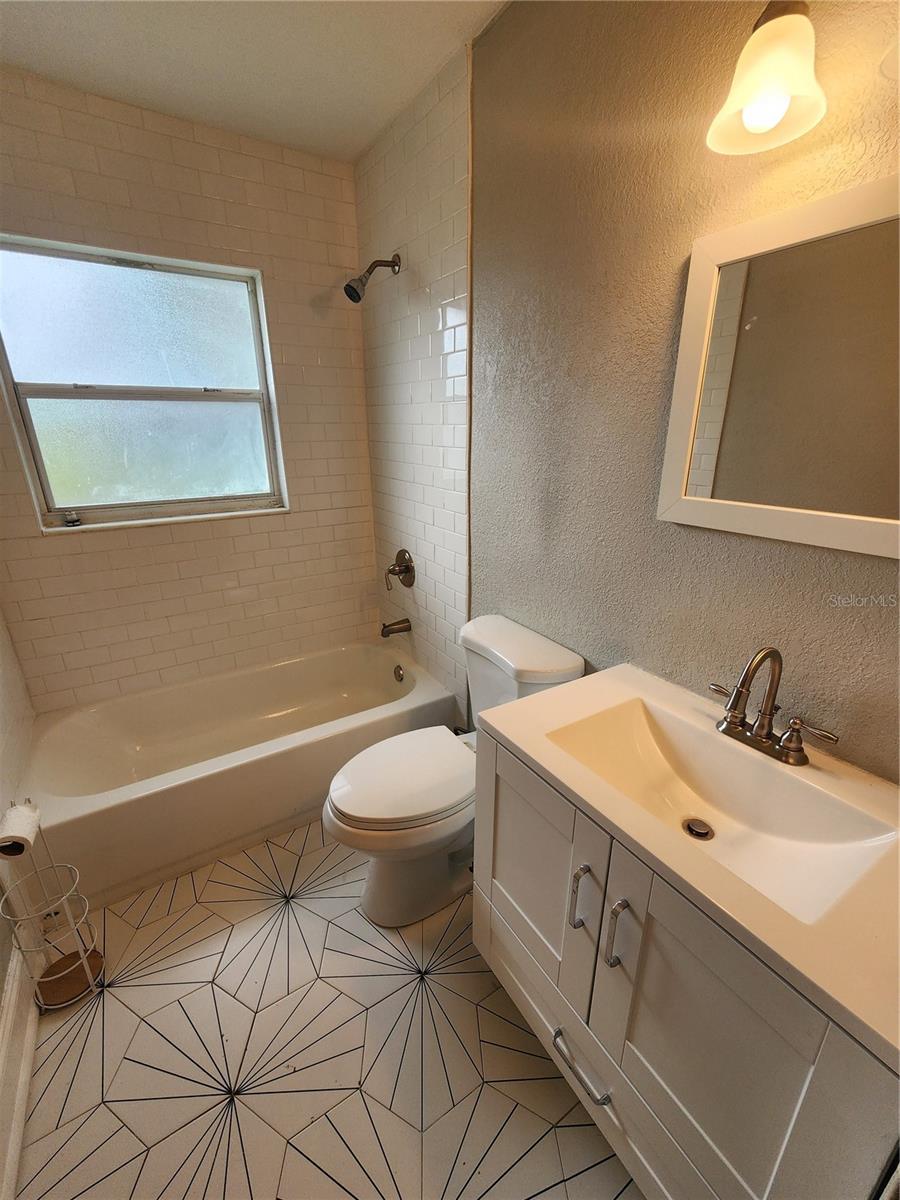 4307 W Main St Property Photo 6
