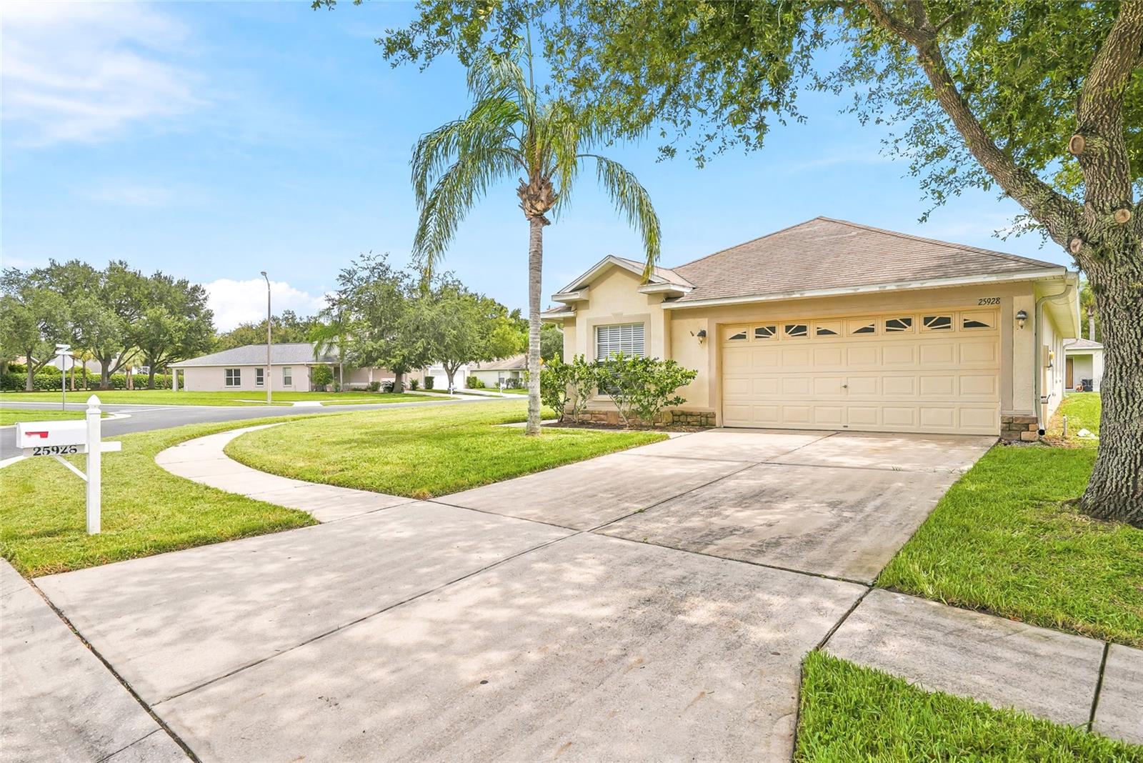25928 Crippen Dr Property Photo 2