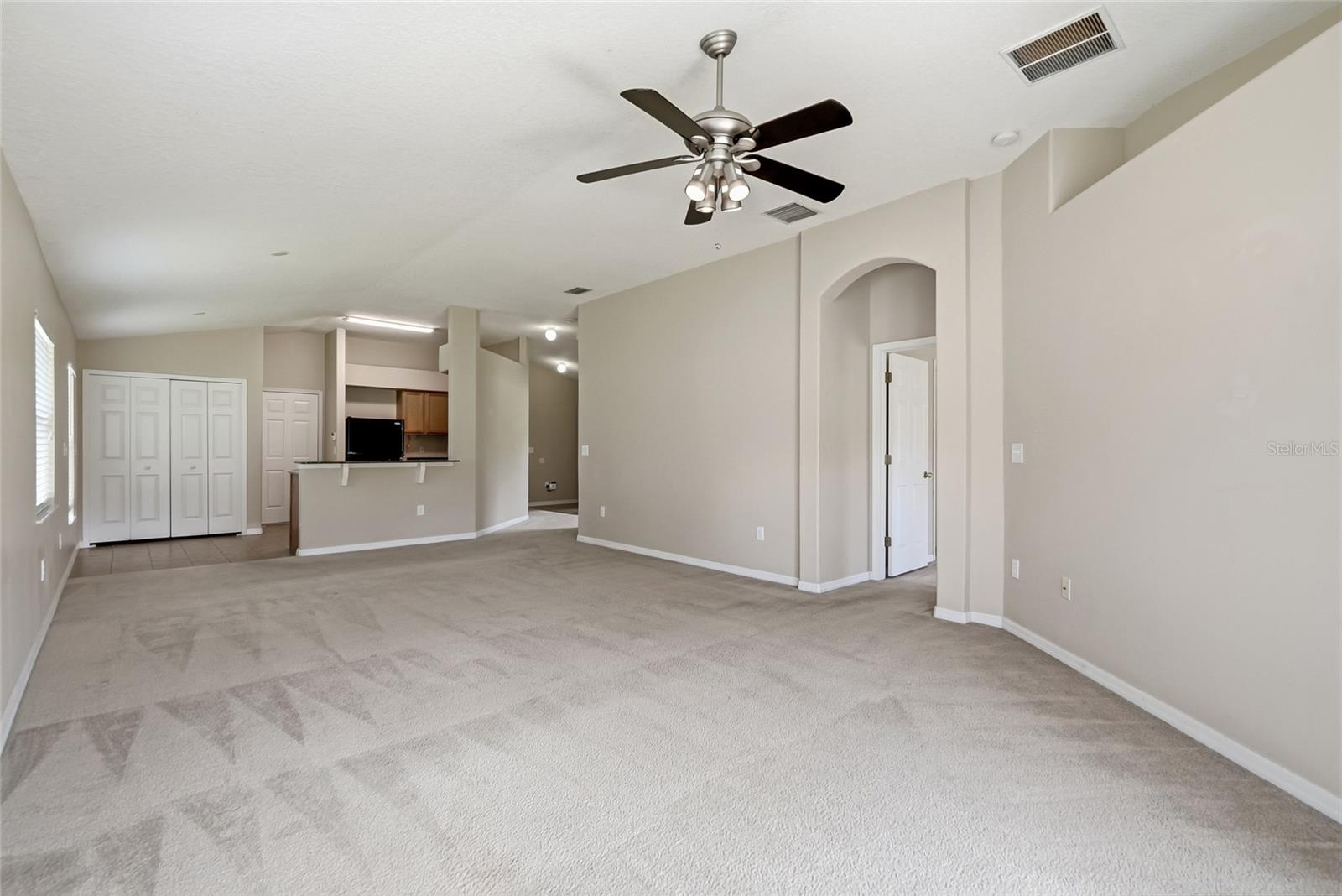 25928 Crippen Dr Property Photo 9