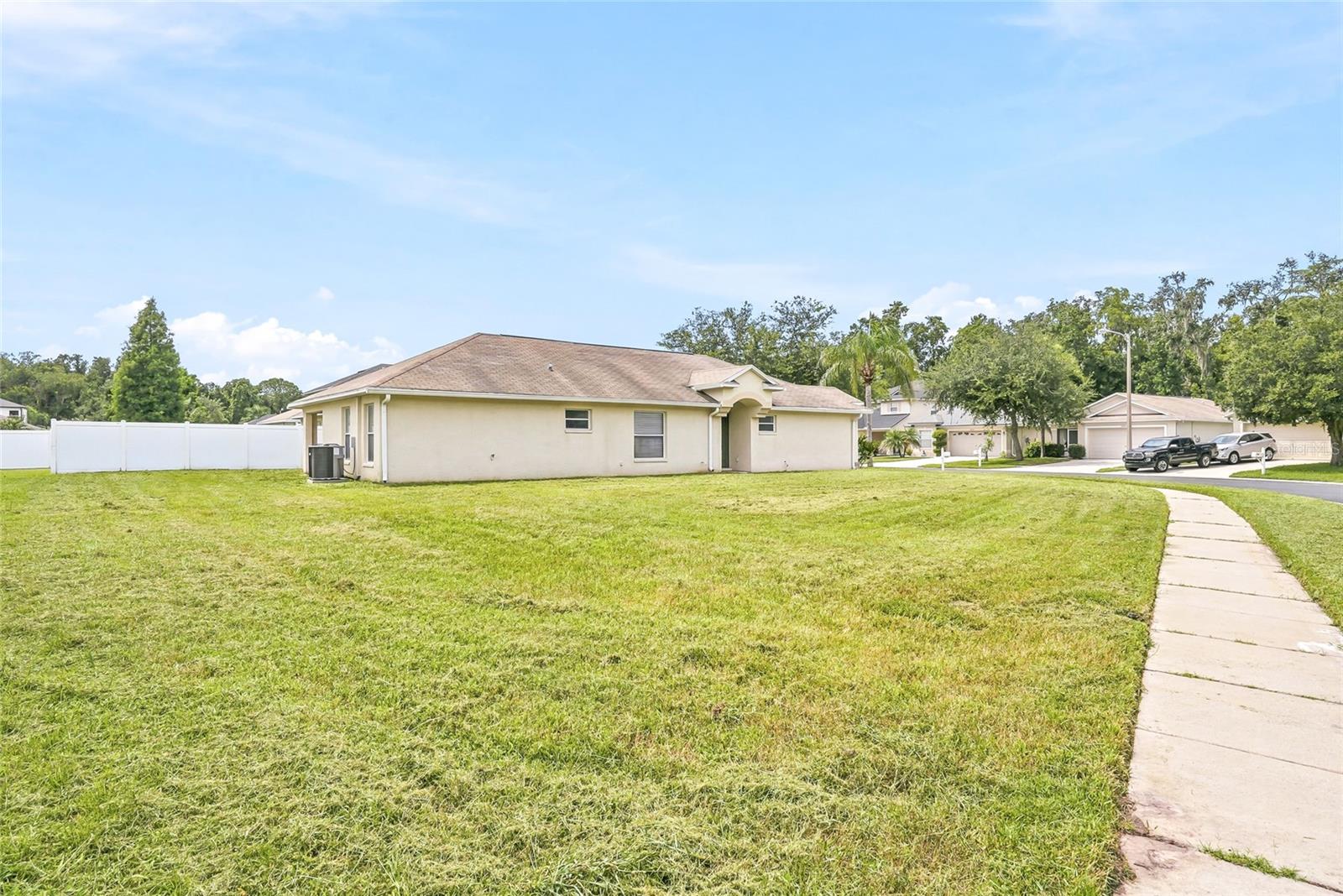 25928 Crippen Dr Property Photo 28