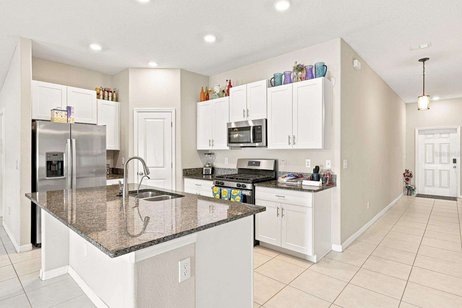 10358 Shady Preserve Dr Property Photo 4