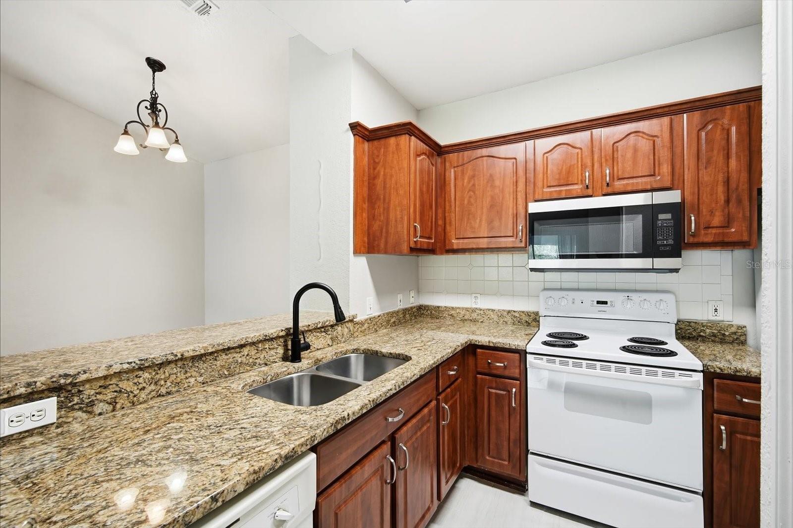 5703 Legacy Crescent Pl #301 Property Photo 8