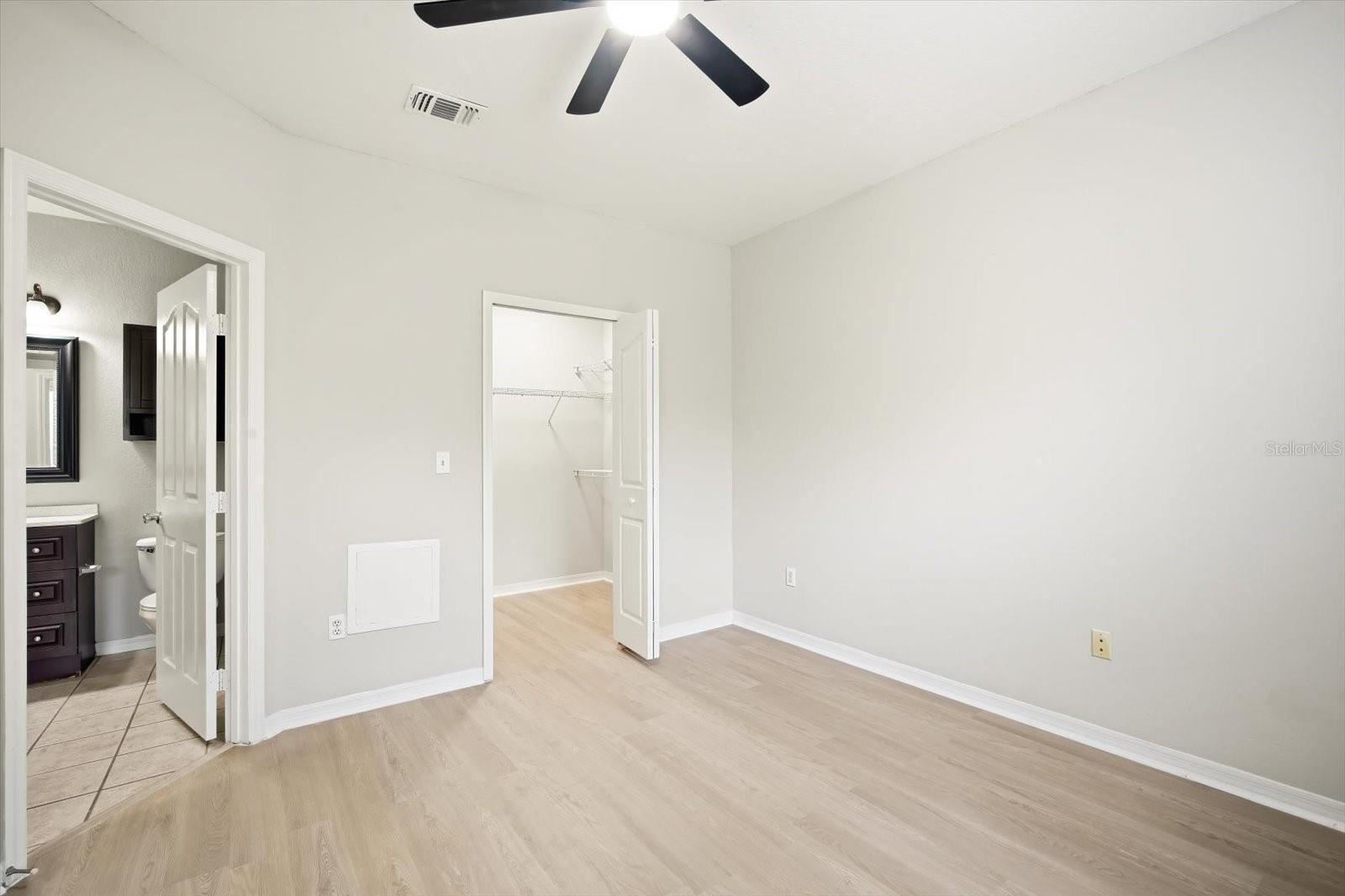 5703 Legacy Crescent Pl #301 Property Photo 13
