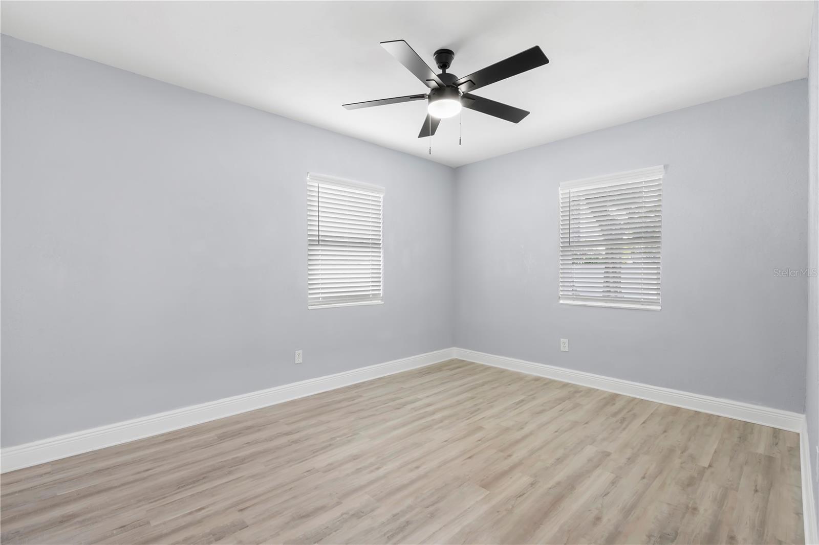 3921 W Gray St Property Photo 10