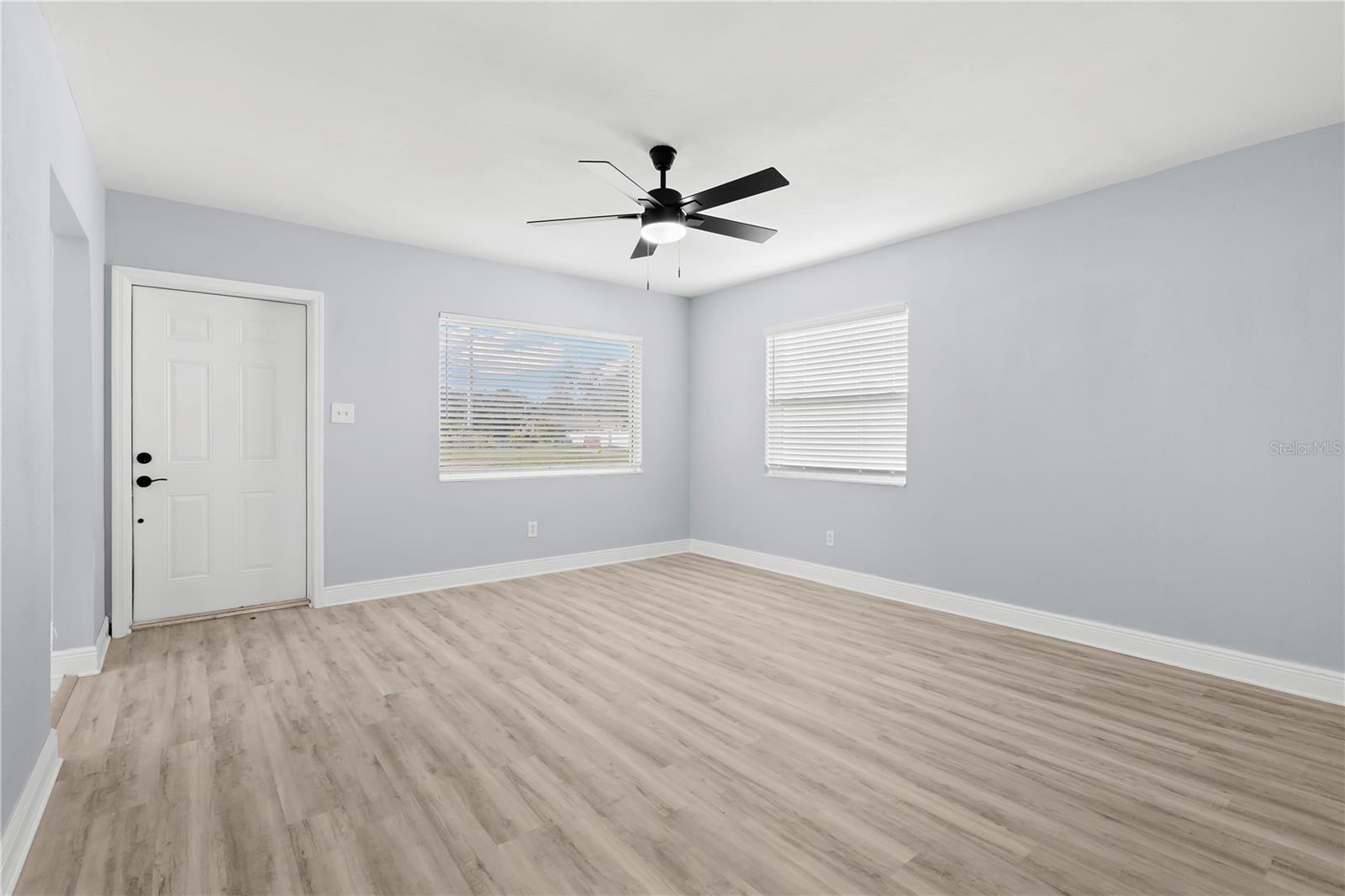 3921 W Gray St Property Photo 20
