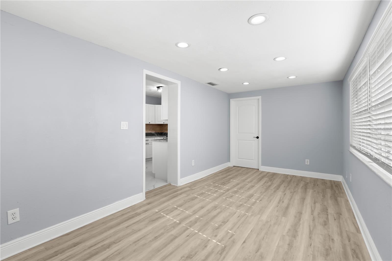 3921 W Gray St Property Photo 21