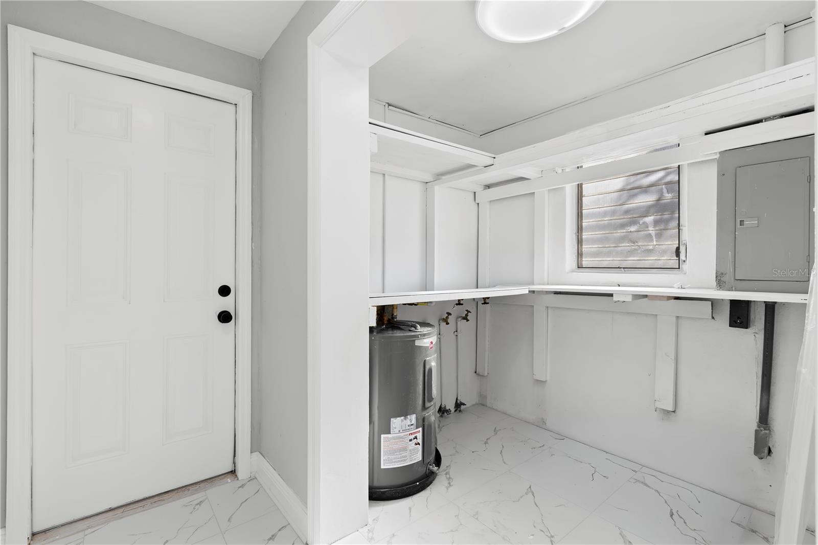 3921 W Gray St Property Photo 25