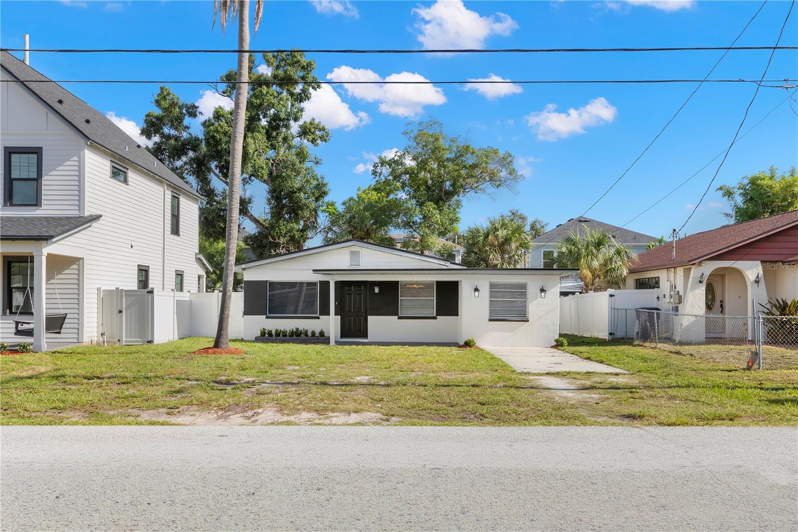 3921 W Gray St Property Photo 43