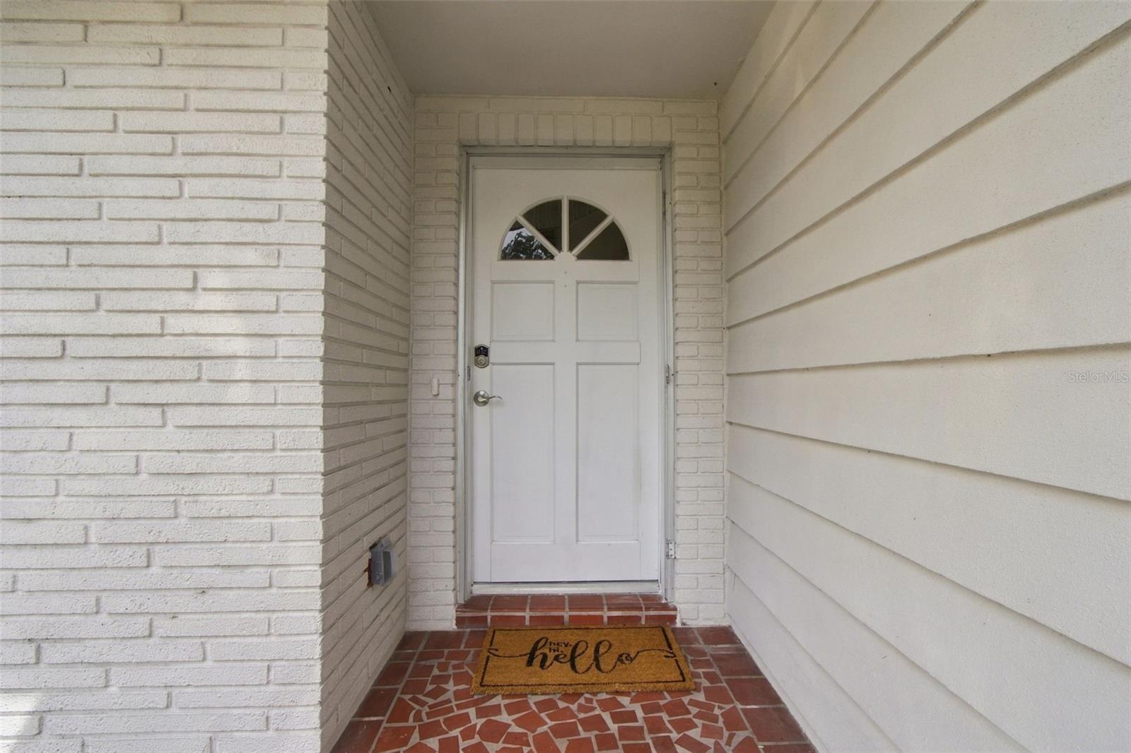 936 Lyndhurst St Property Photo 4