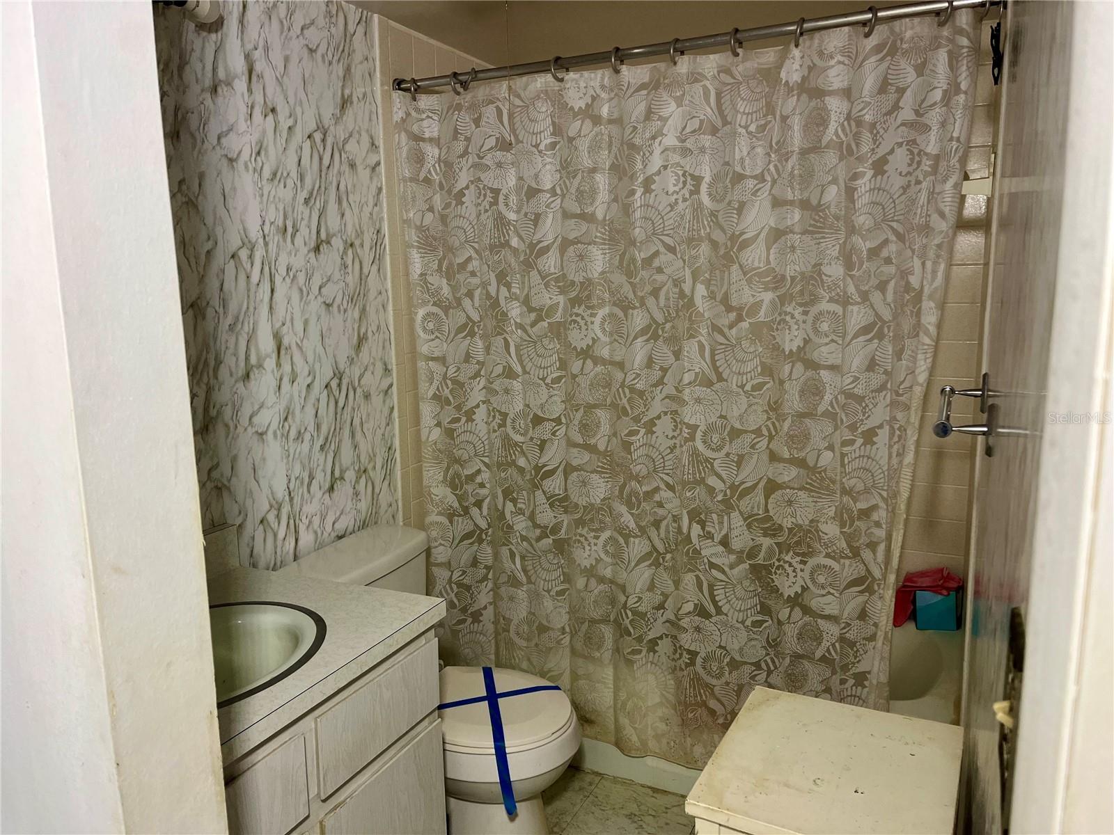 568 Midway Dr #b Property Photo 19