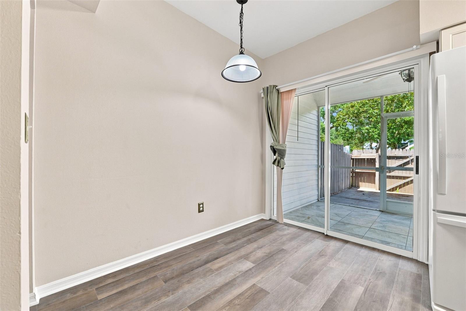 2725 Penzance St Property Photo 14