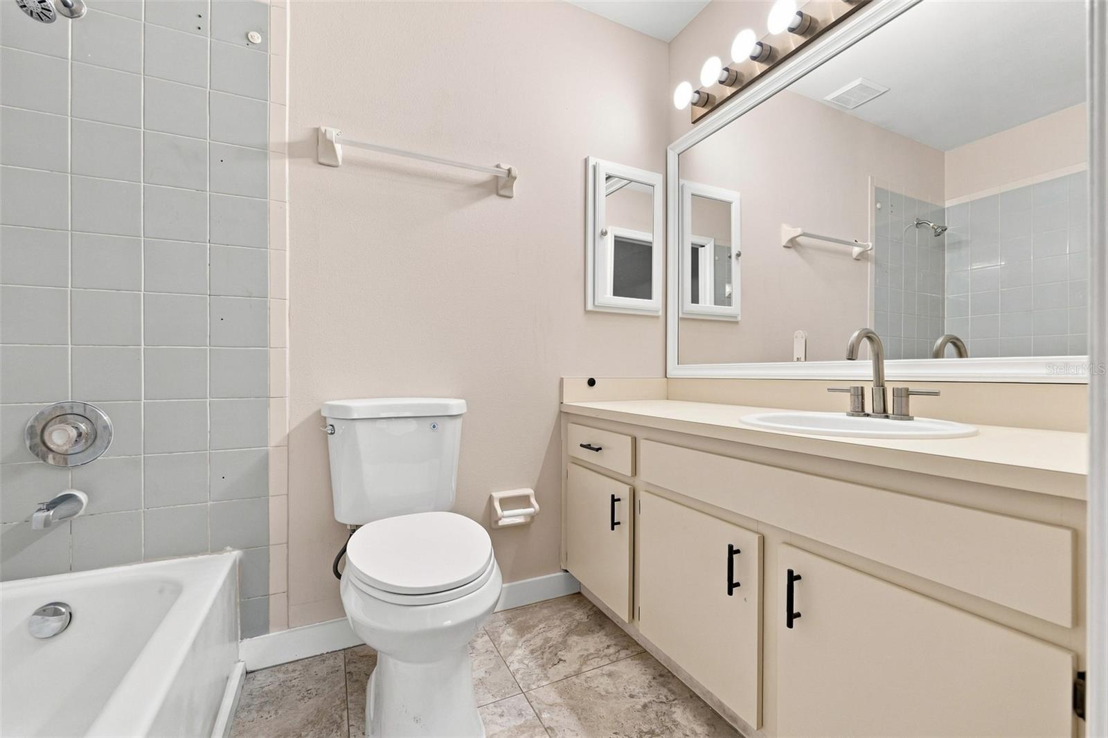 2725 Penzance St Property Photo 19