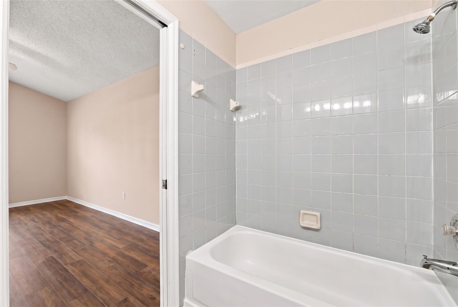 2725 Penzance St Property Photo 20