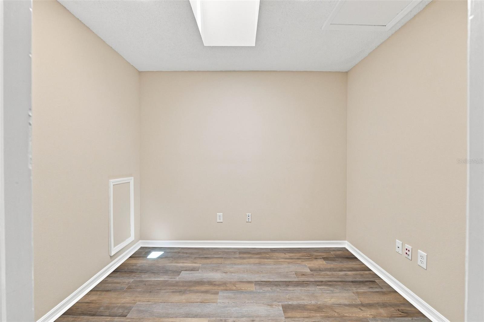 2725 Penzance St Property Photo 21