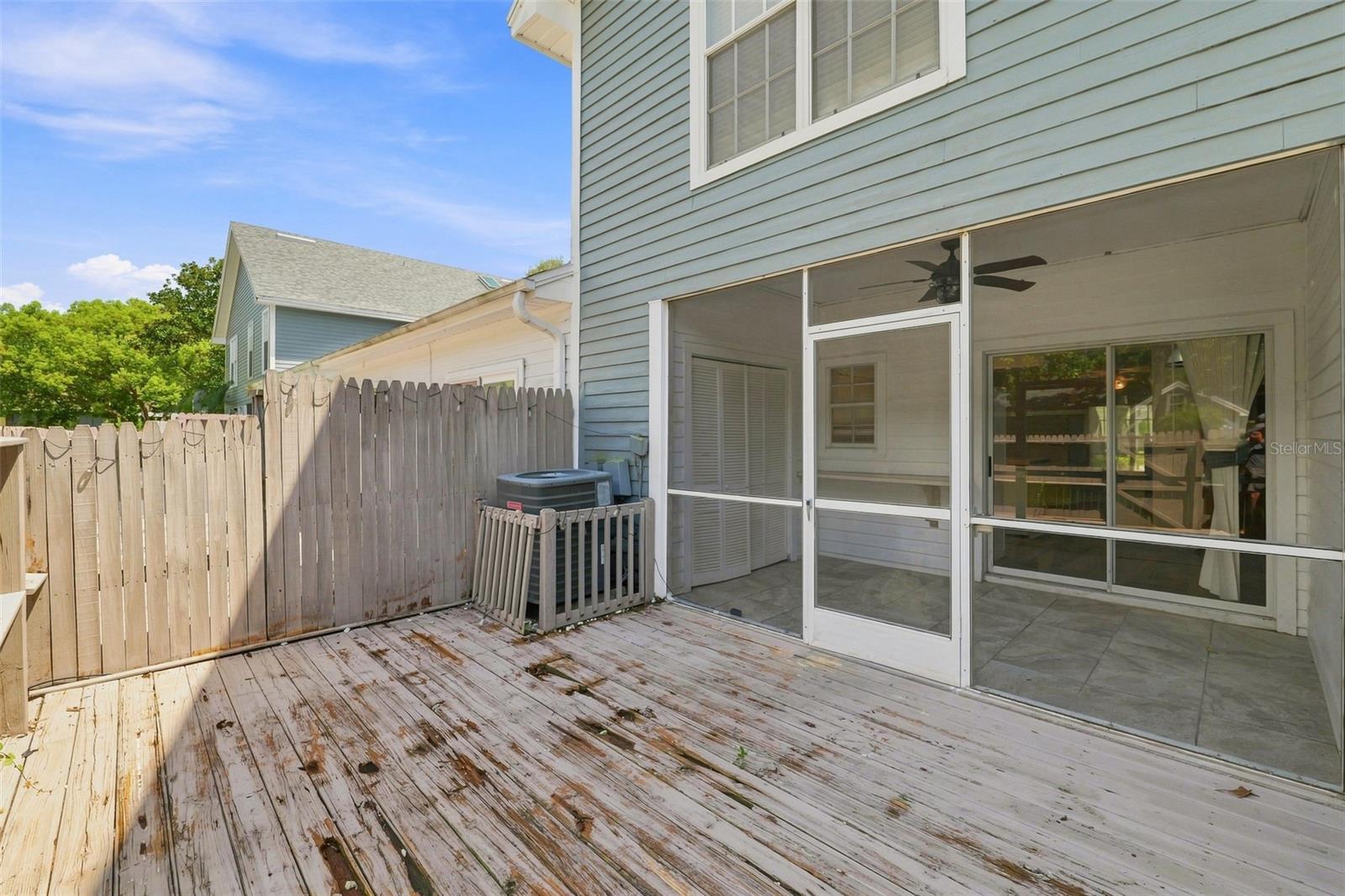 2725 Penzance St Property Photo 29