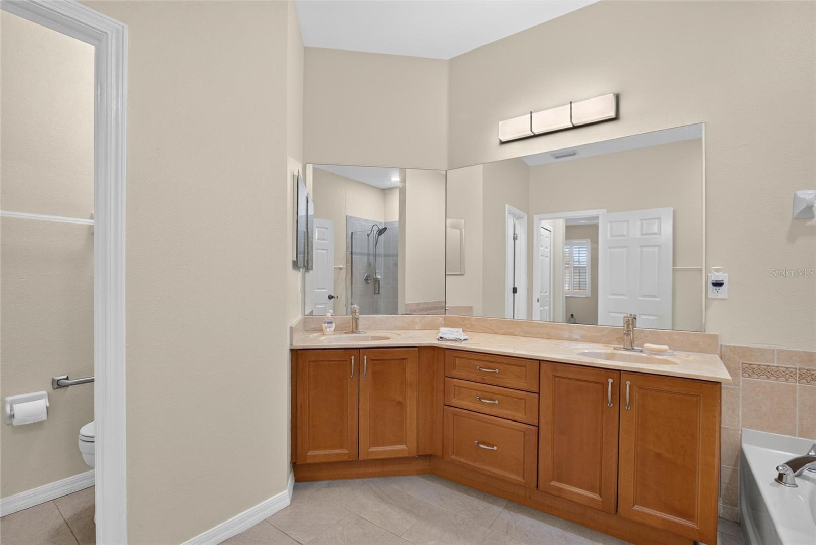 11428 Captiva Kay Dr Property Photo 24