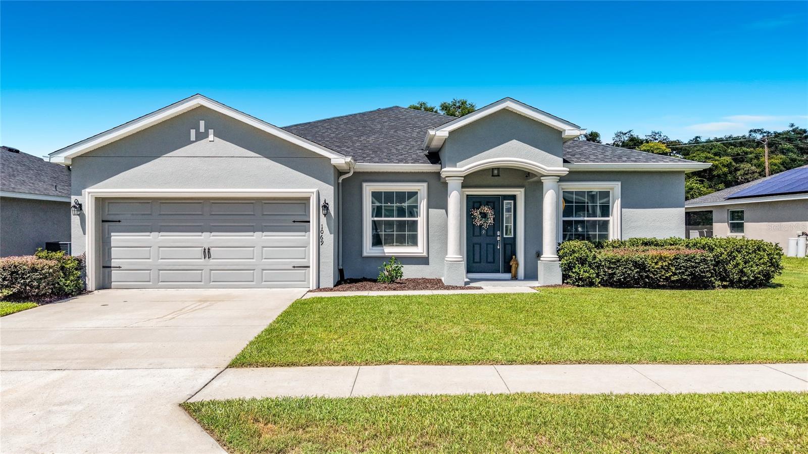1069 Sandpiper Loop Property Photo 3