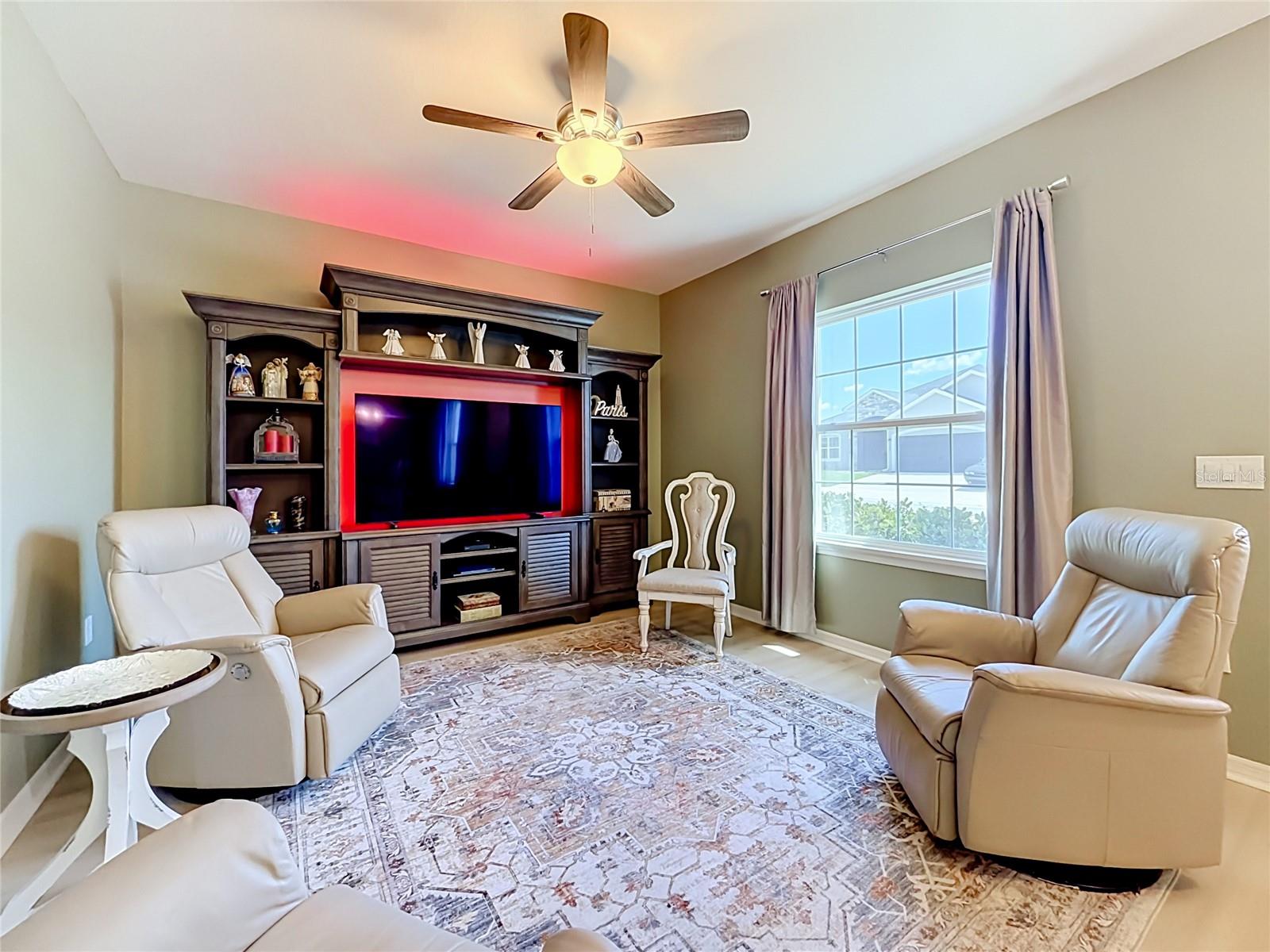 1069 Sandpiper Loop Property Photo 9