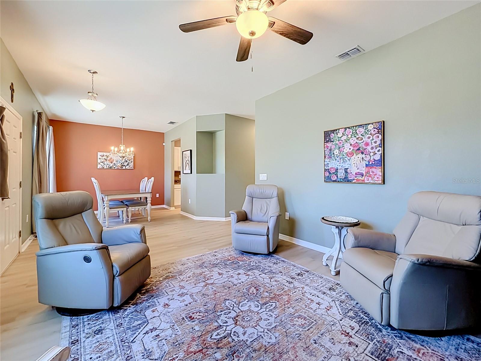 1069 Sandpiper Loop Property Photo 11