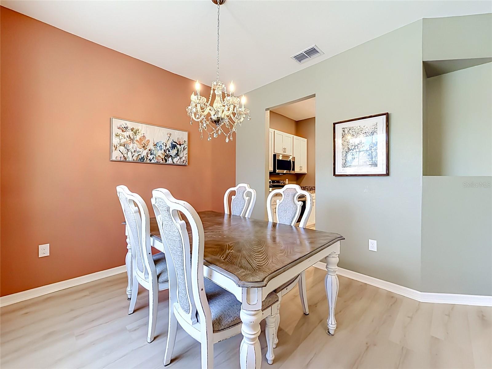 1069 Sandpiper Loop Property Photo 13