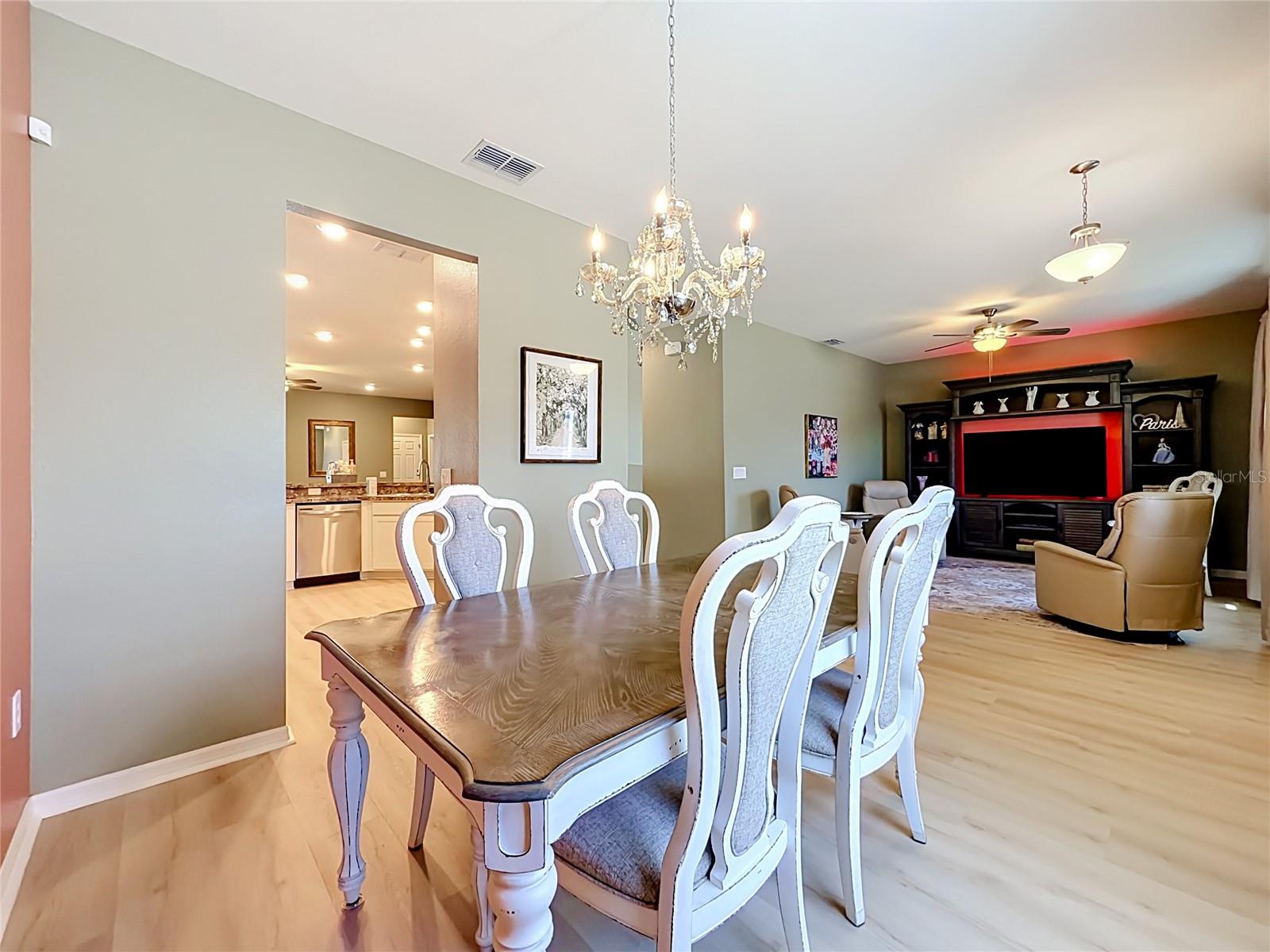1069 Sandpiper Loop Property Photo 14