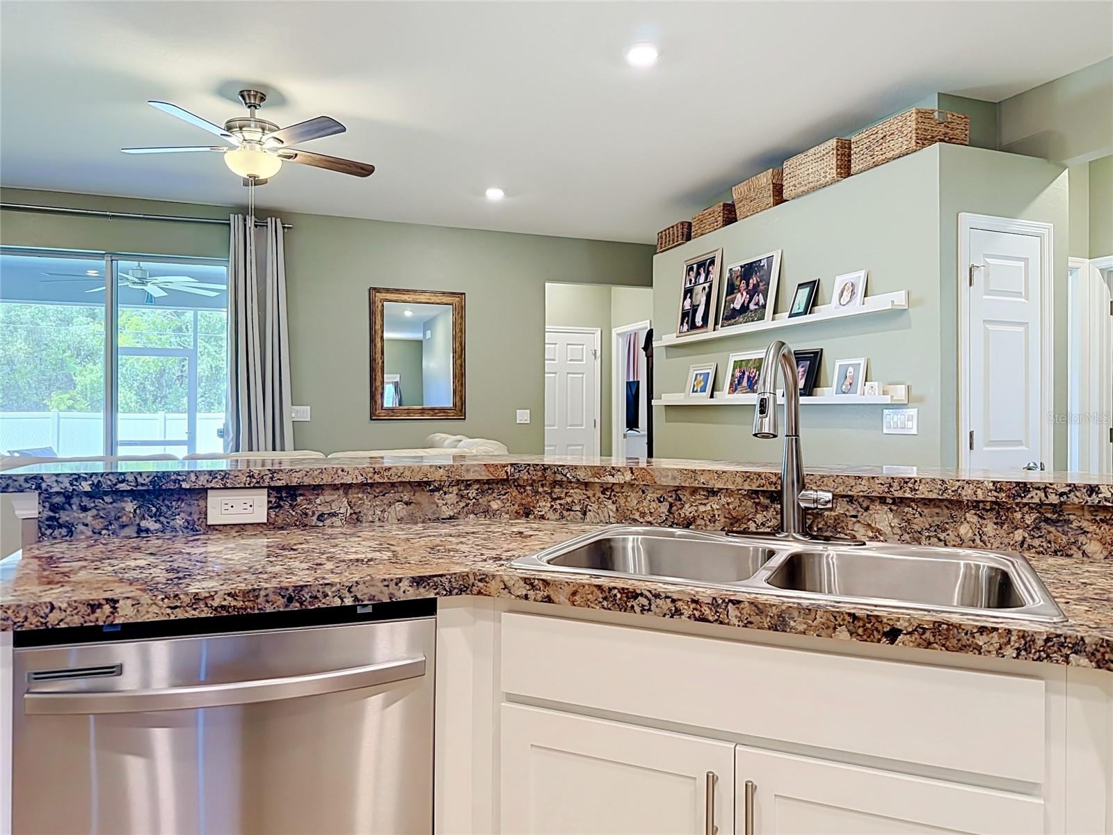 1069 Sandpiper Loop Property Photo 17