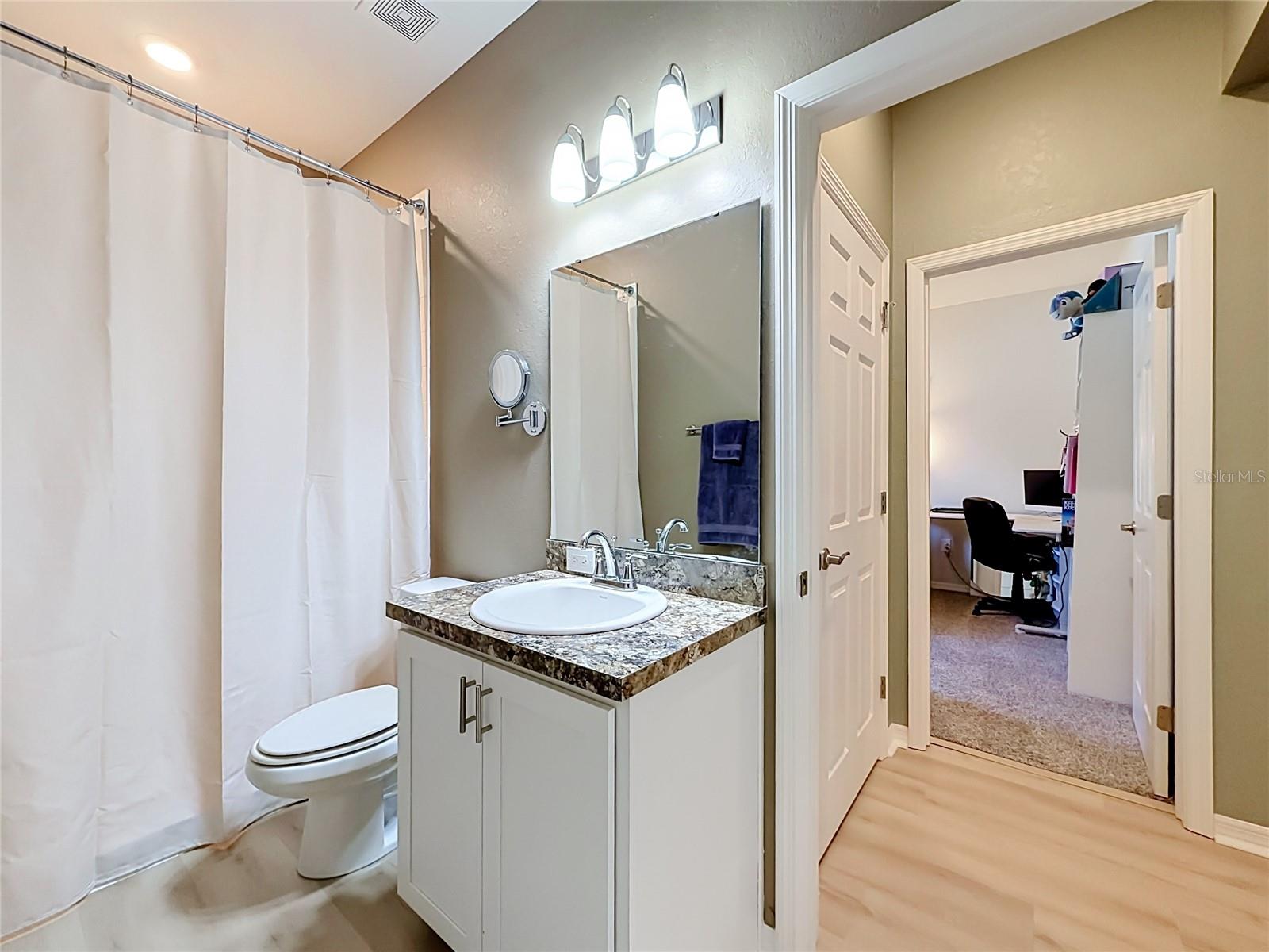 1069 Sandpiper Loop Property Photo 32