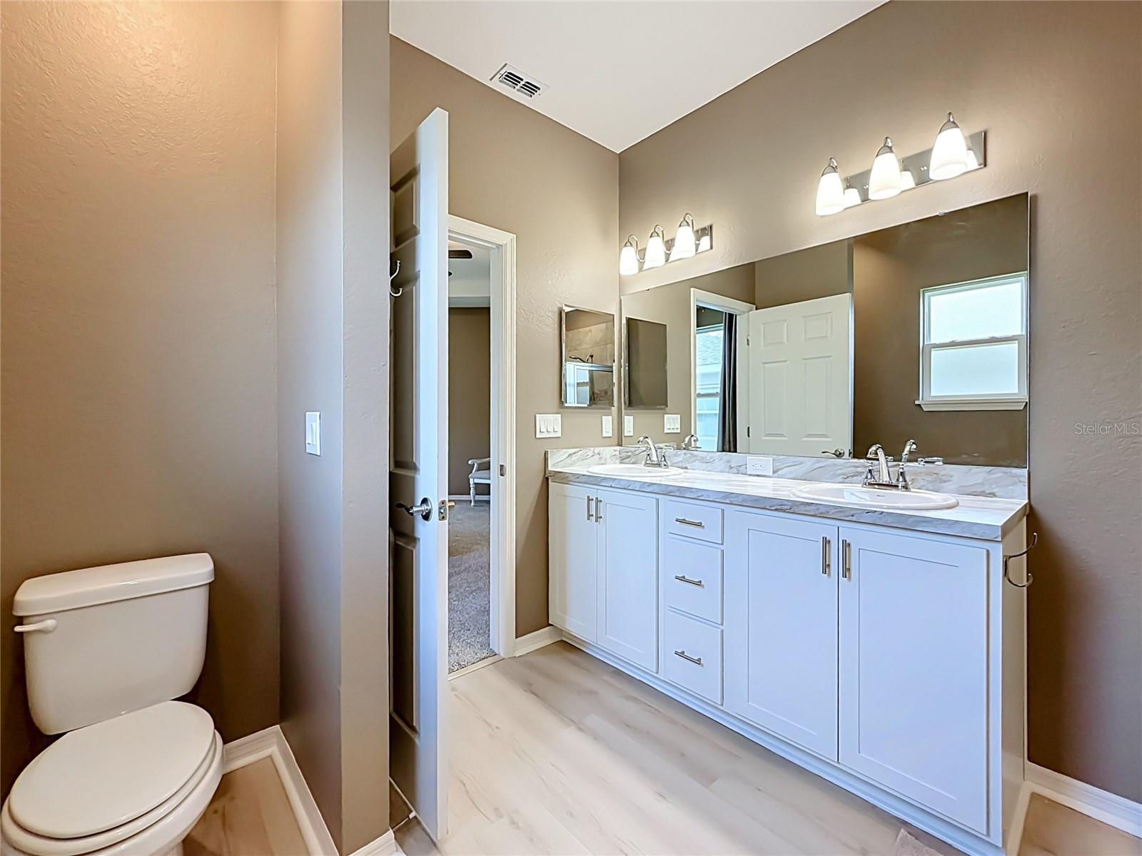 1069 Sandpiper Loop Property Photo 44