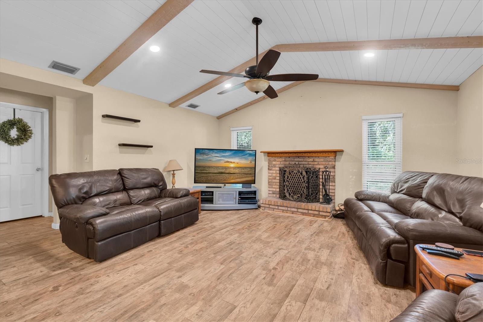 6868 122nd Way Property Photo 4
