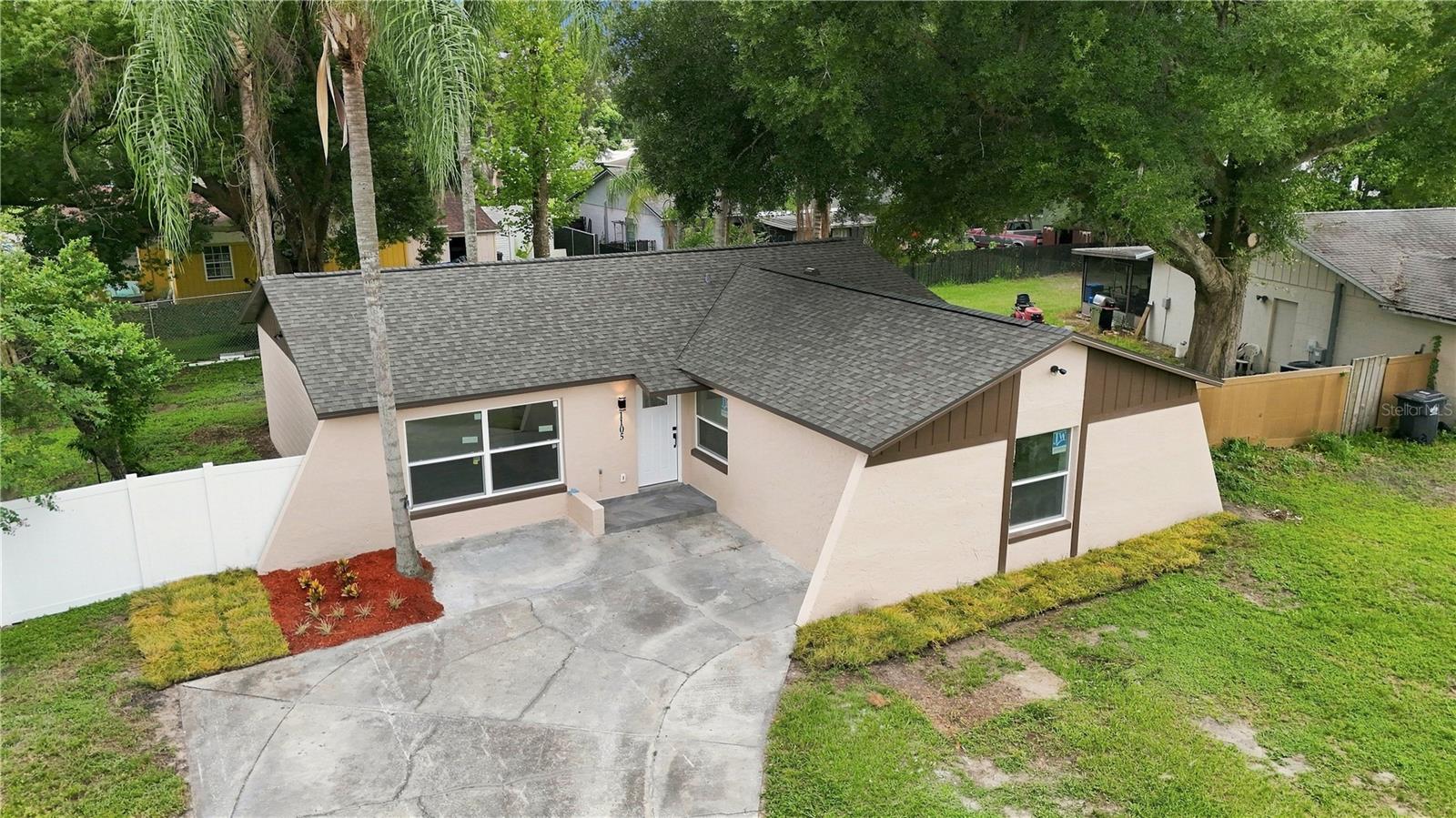 1105 Park St Property Photo 1