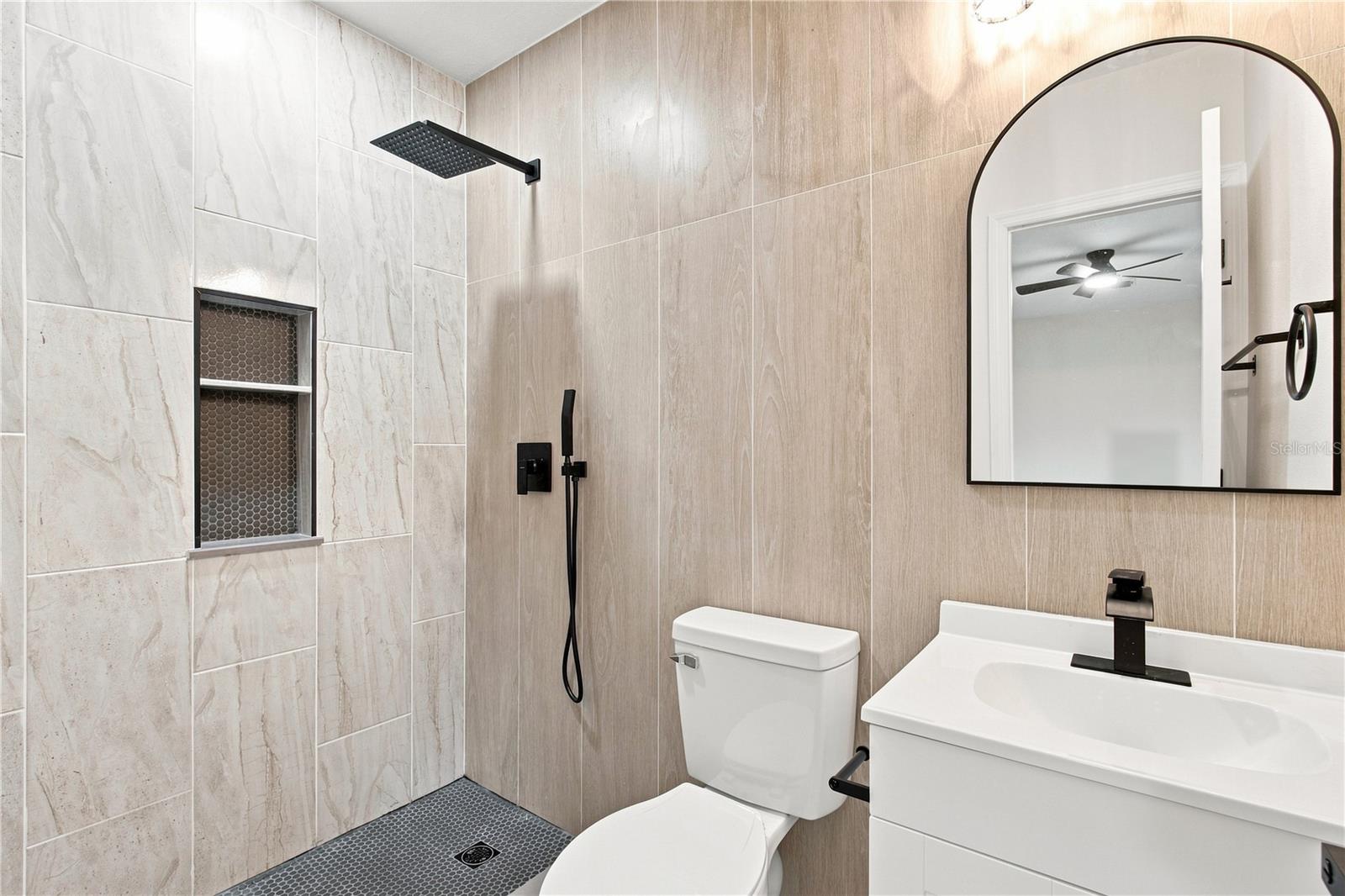 1105 Park St Property Photo 11