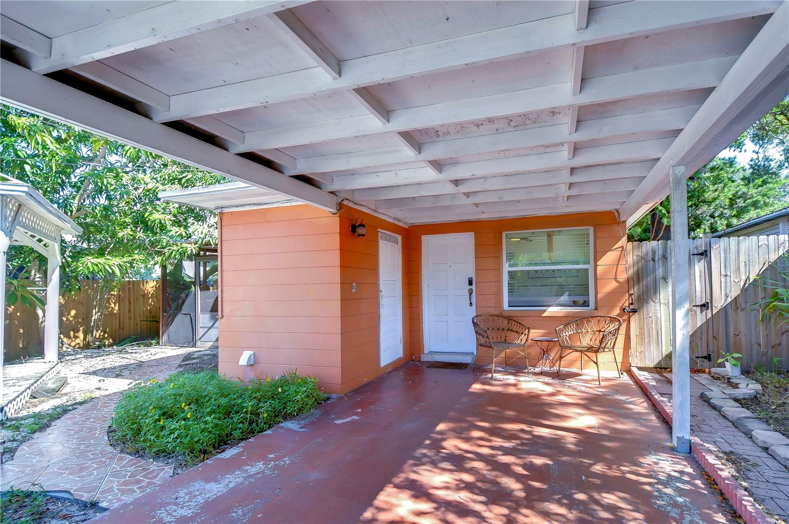 4944 5th Ave N #b Property Photo 1