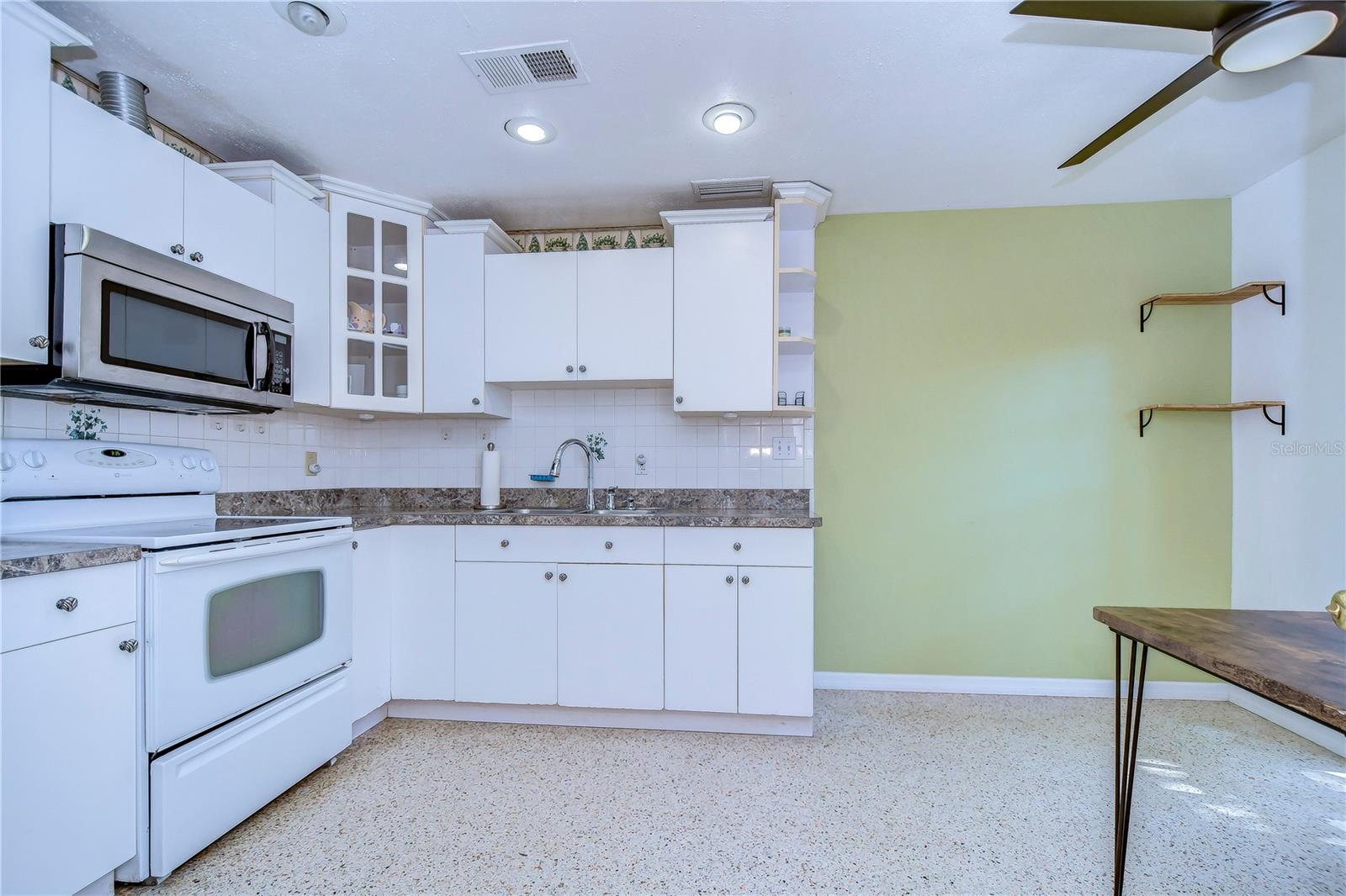4944 5th Ave N #b Property Photo 3