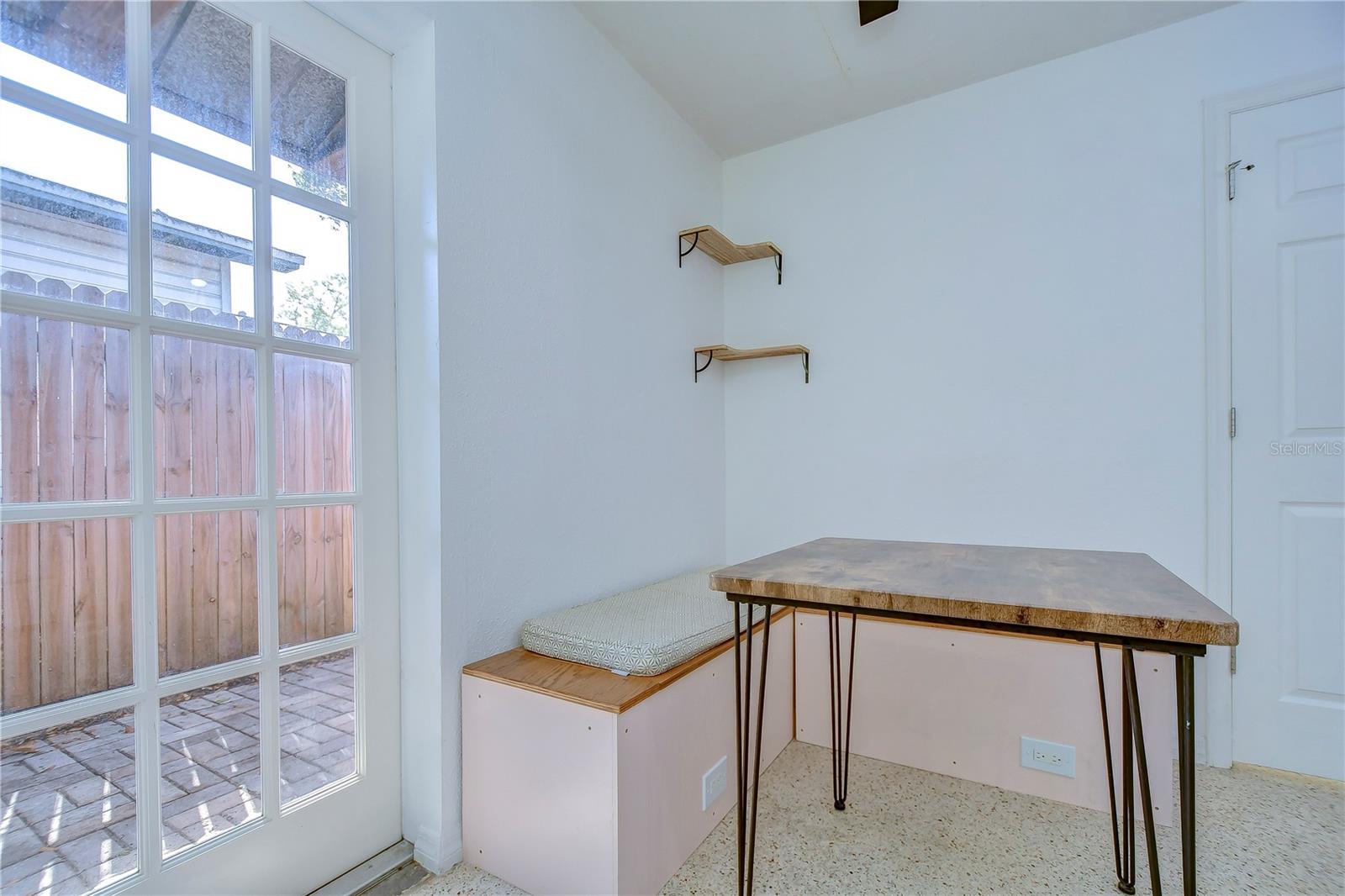 4944 5th Ave N #b Property Photo 6